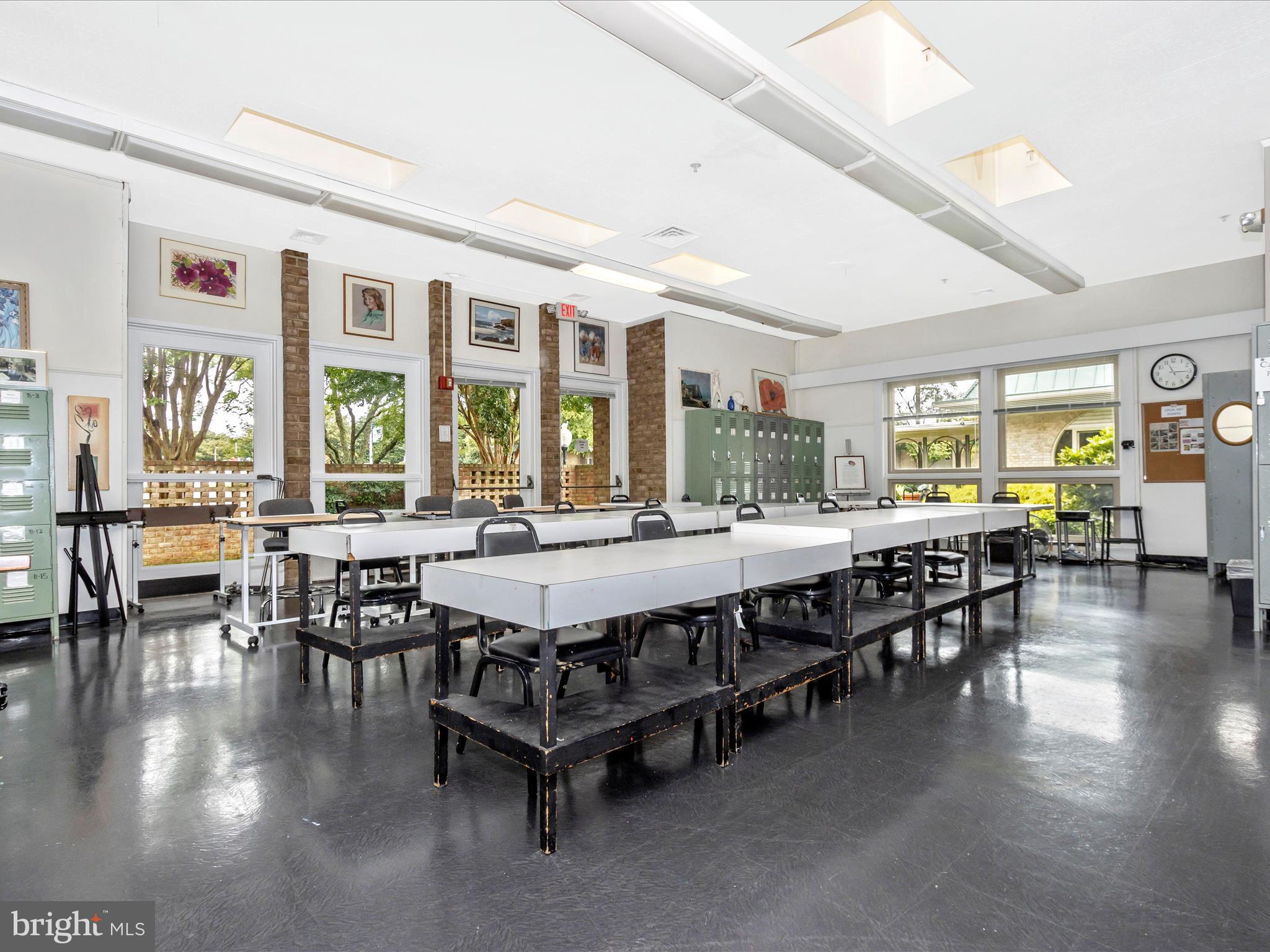 LEISURE WORLD - Residential