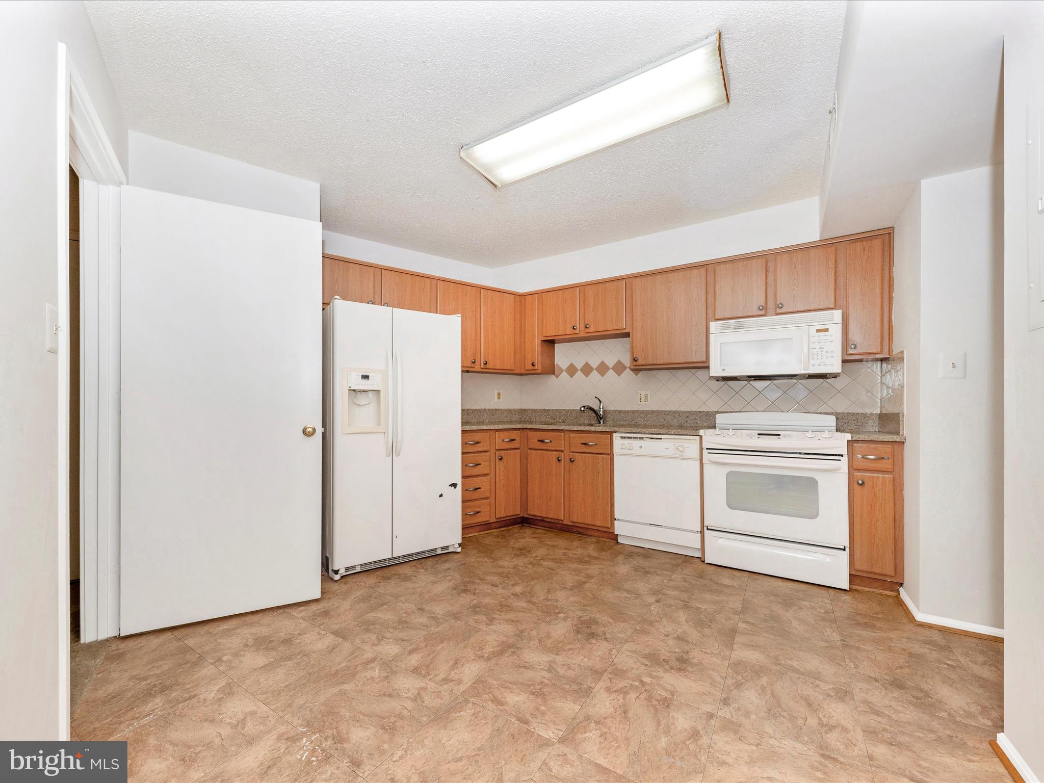LEISURE WORLD - Residential