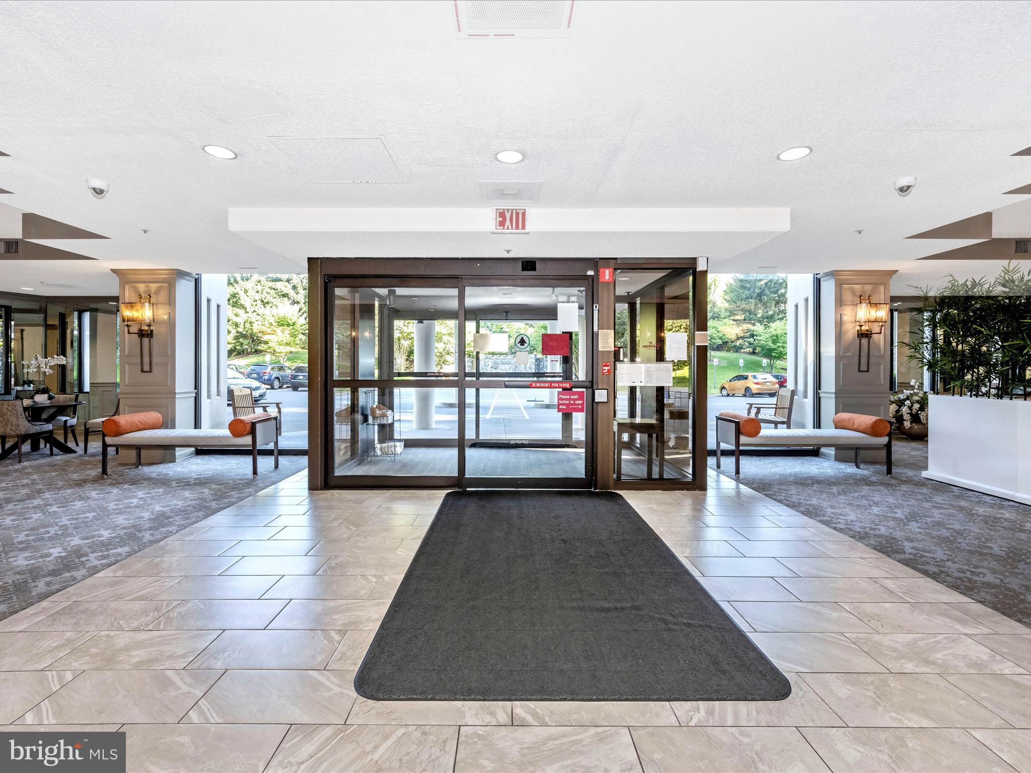 LEISURE WORLD - Residential