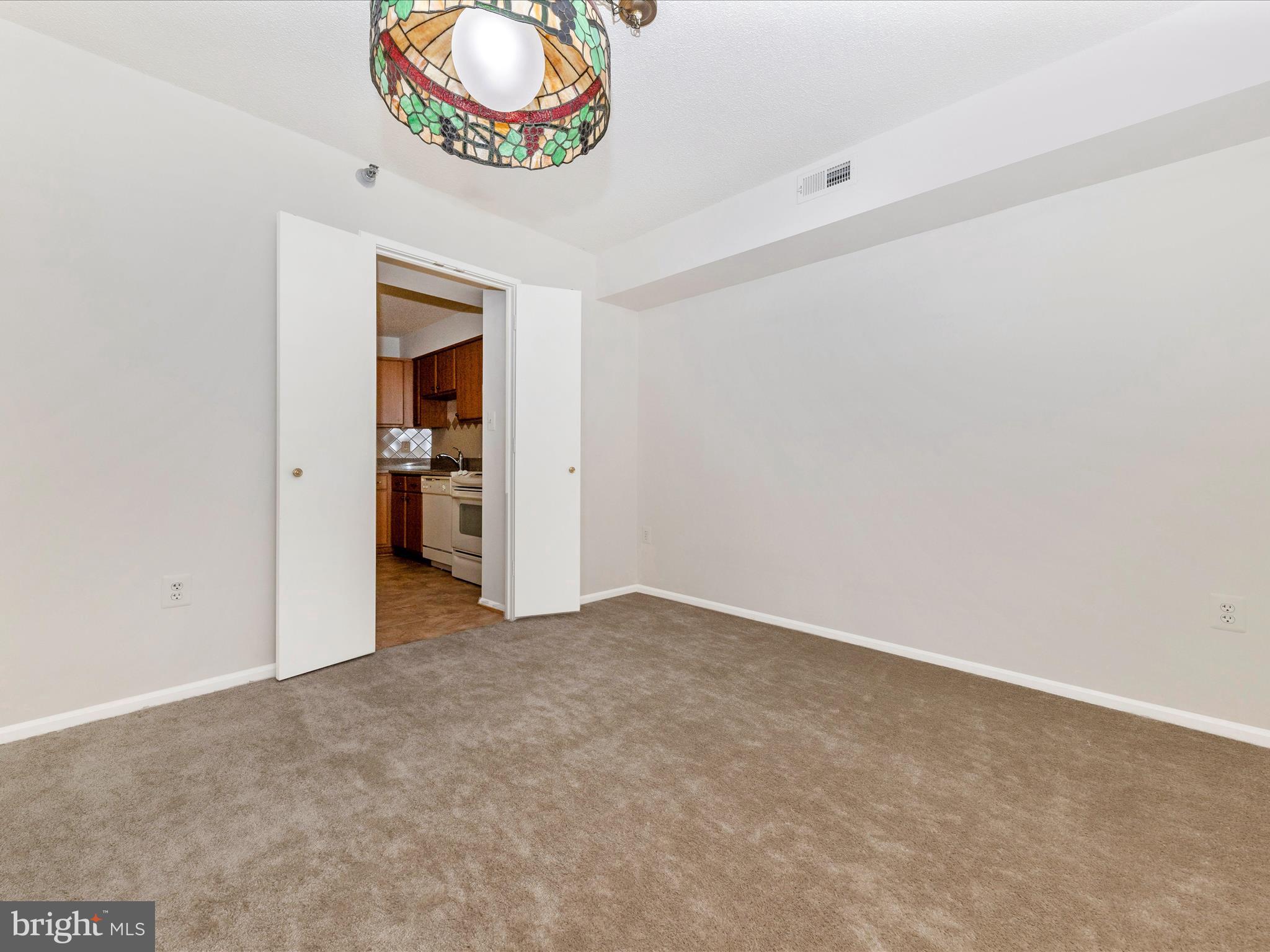 LEISURE WORLD - Residential