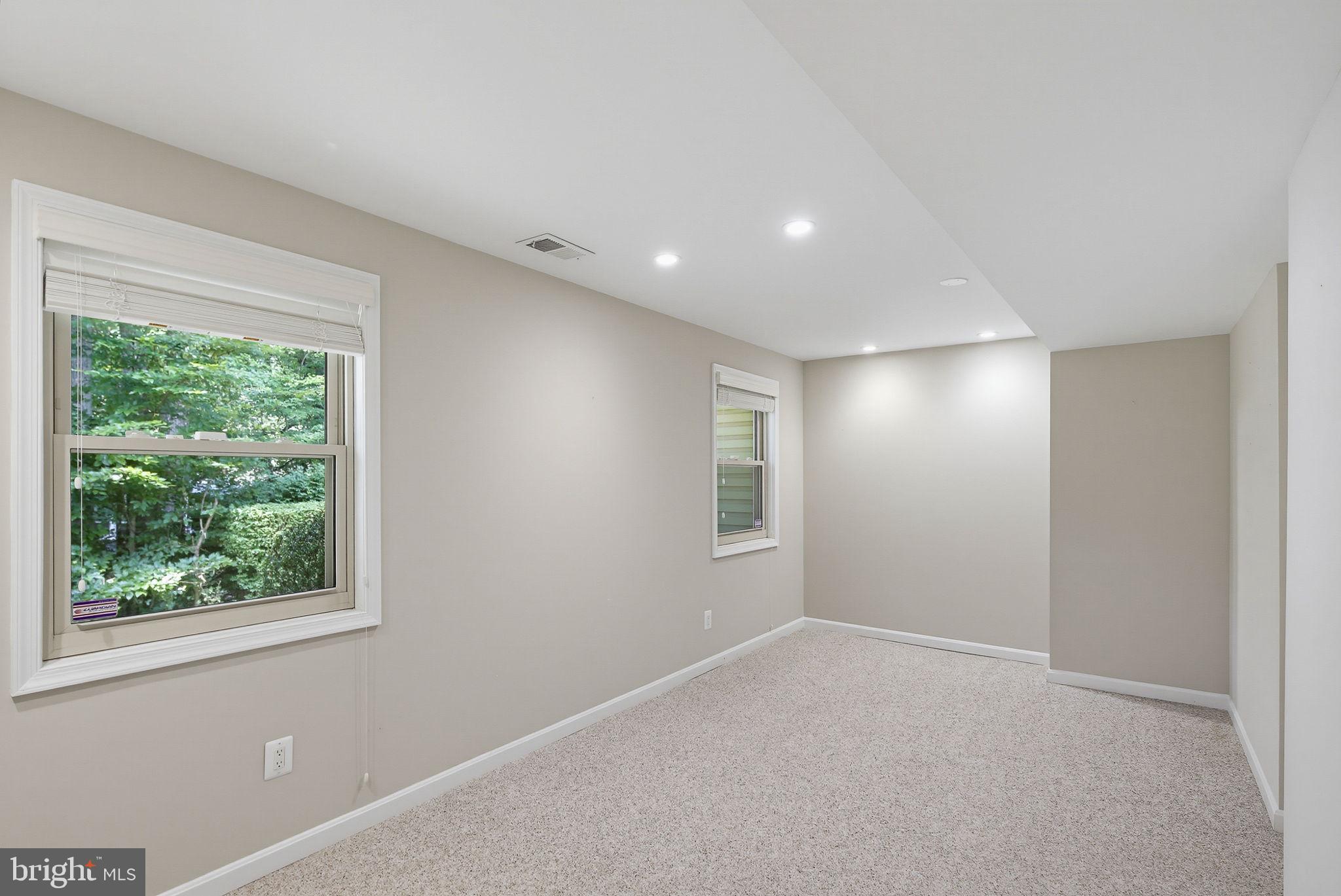 GLENFIELD MANOR - Residential