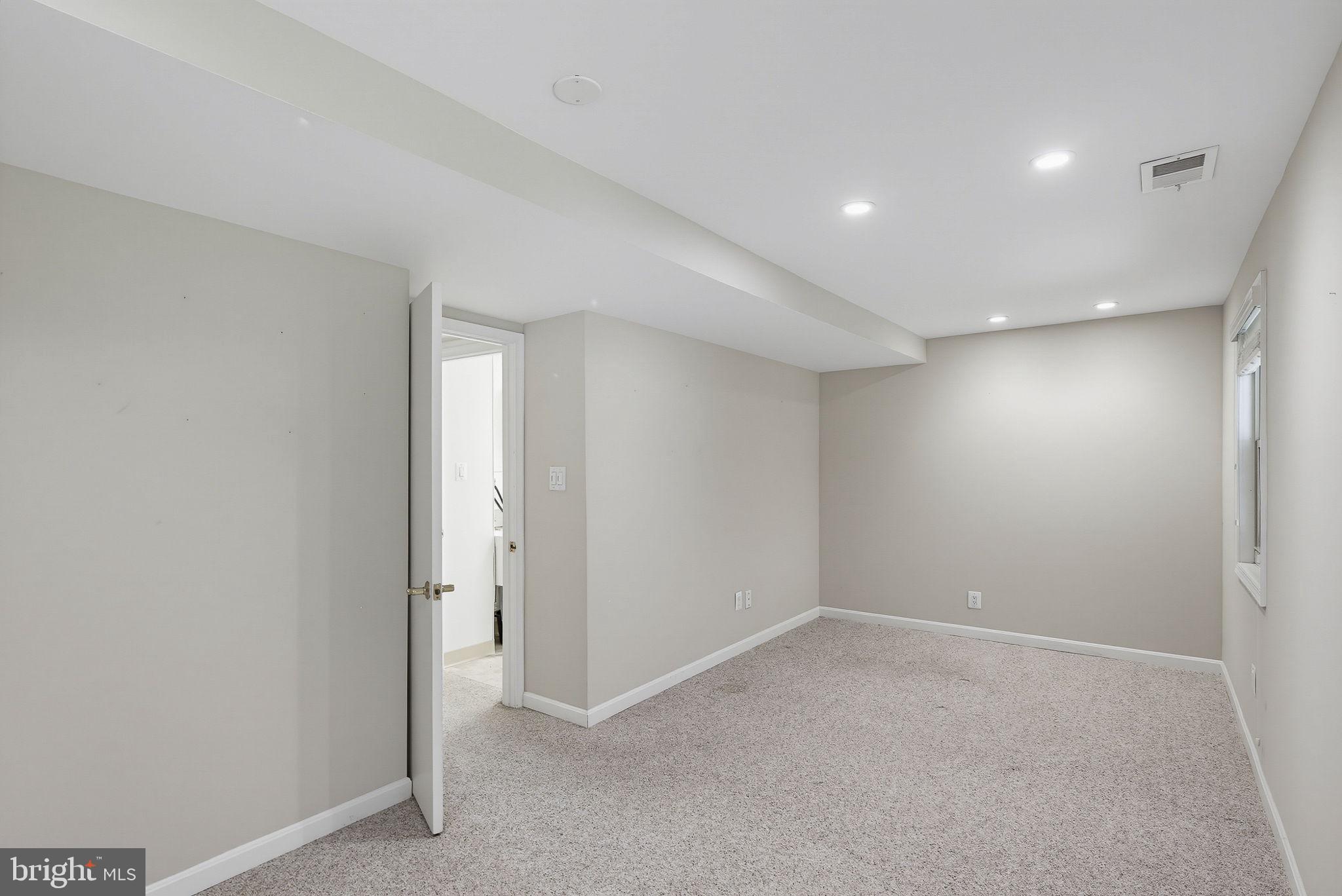 GLENFIELD MANOR - Residential