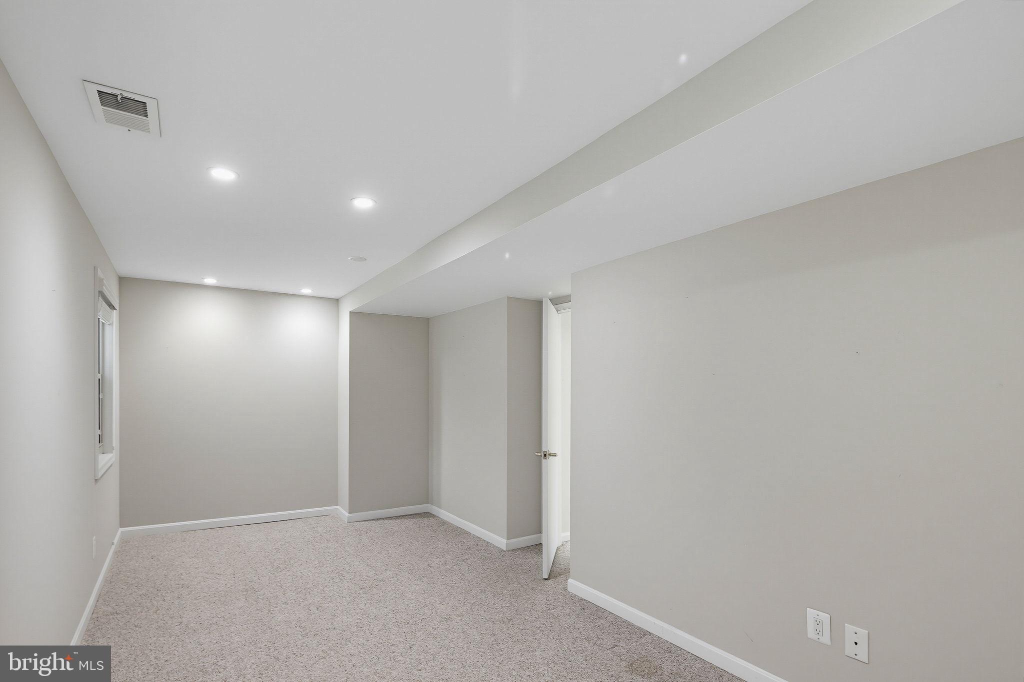 GLENFIELD MANOR - Residential