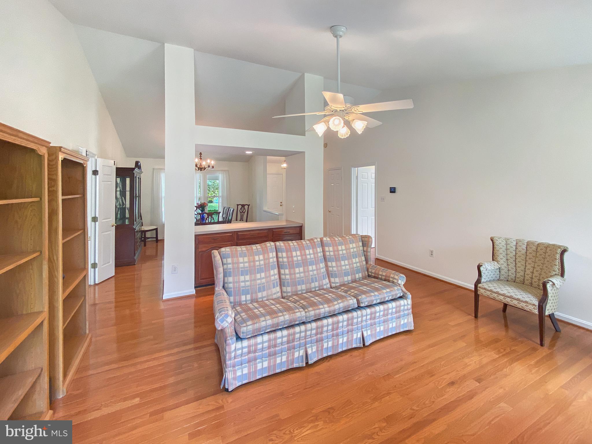 COUNTRY CLUB - Residential