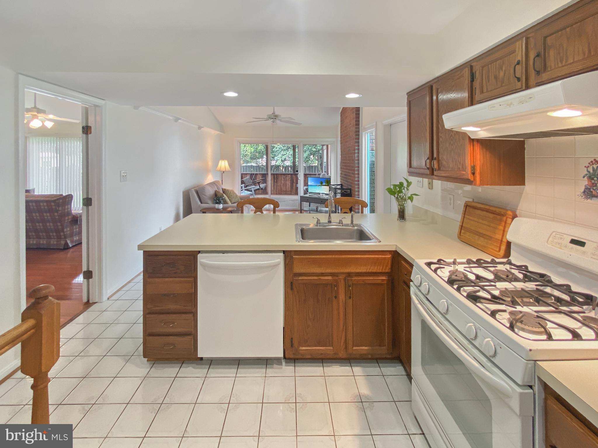 COUNTRY CLUB - Residential