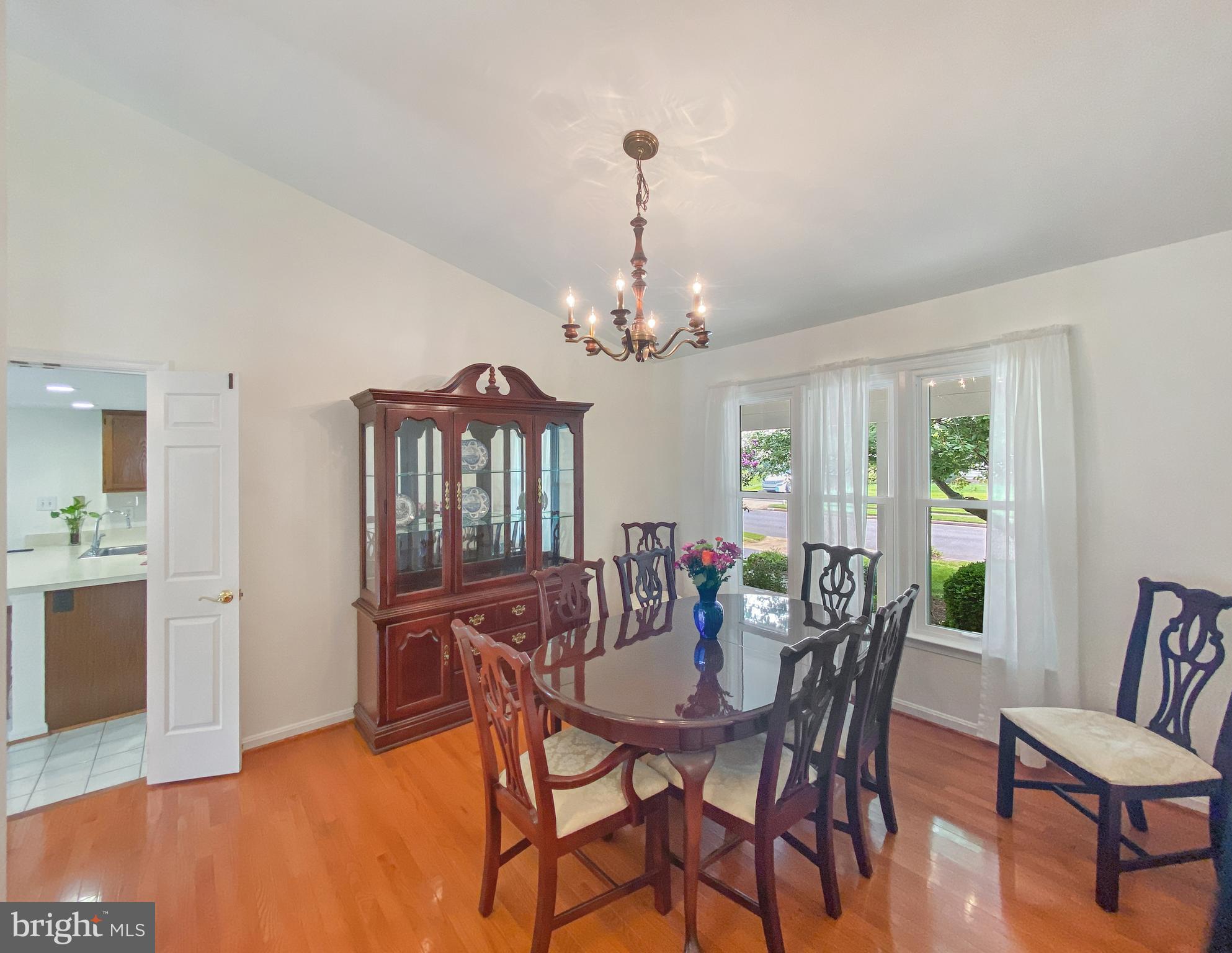 COUNTRY CLUB - Residential