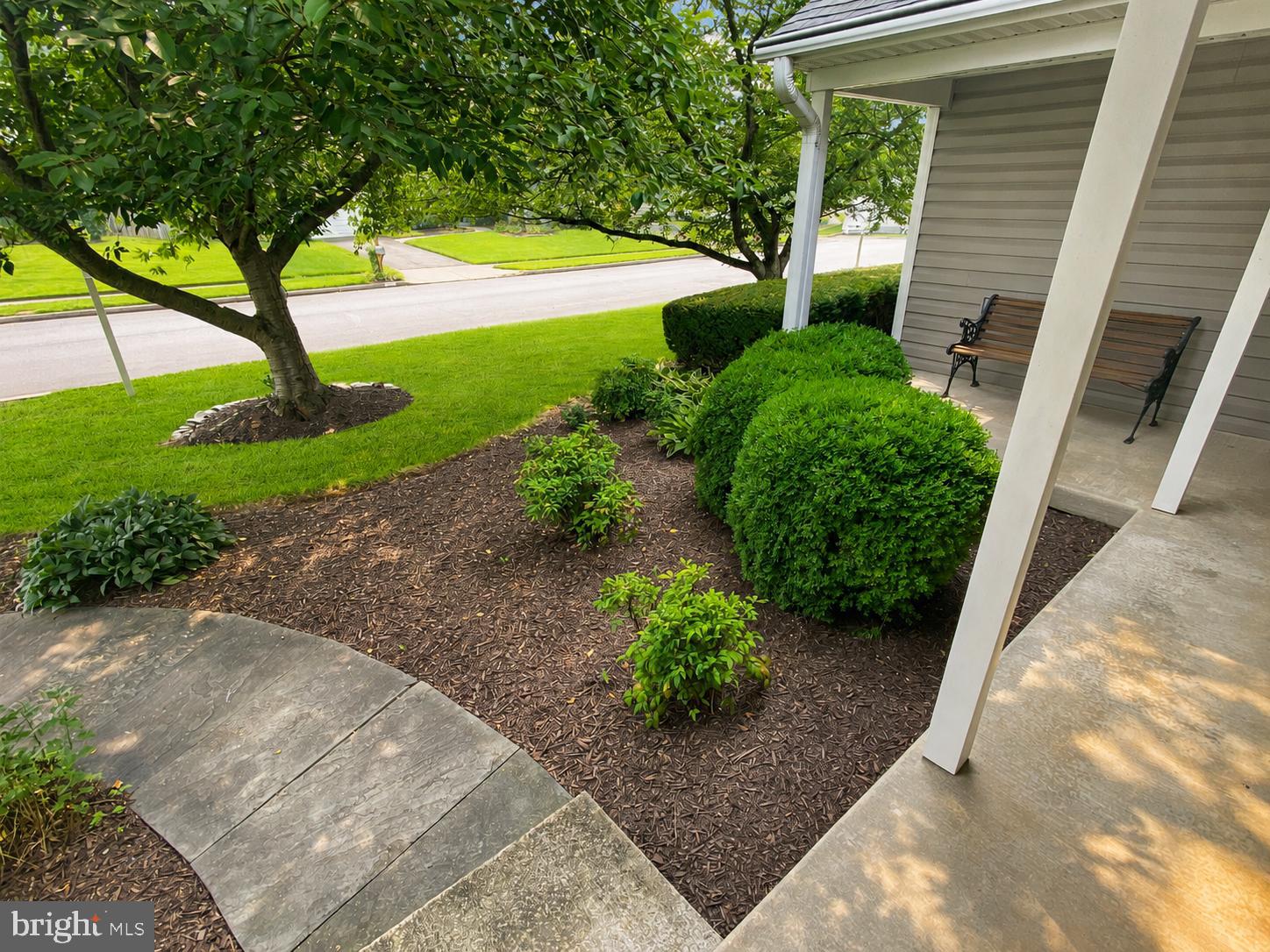 COUNTRY CLUB - Residential