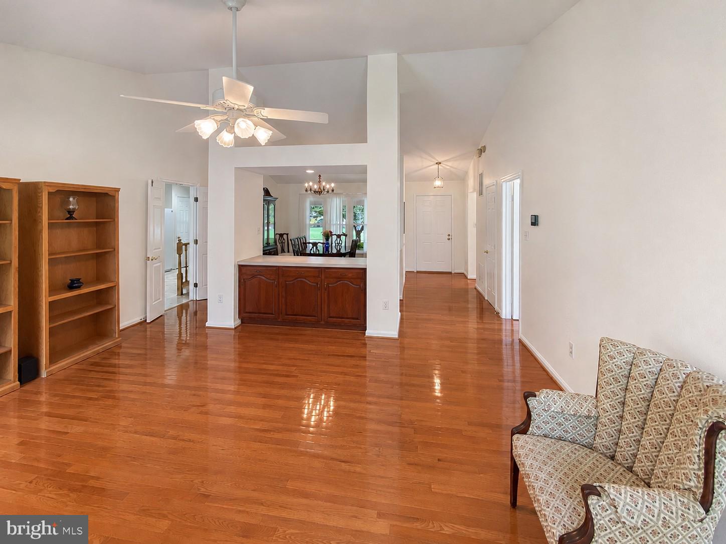 COUNTRY CLUB - Residential