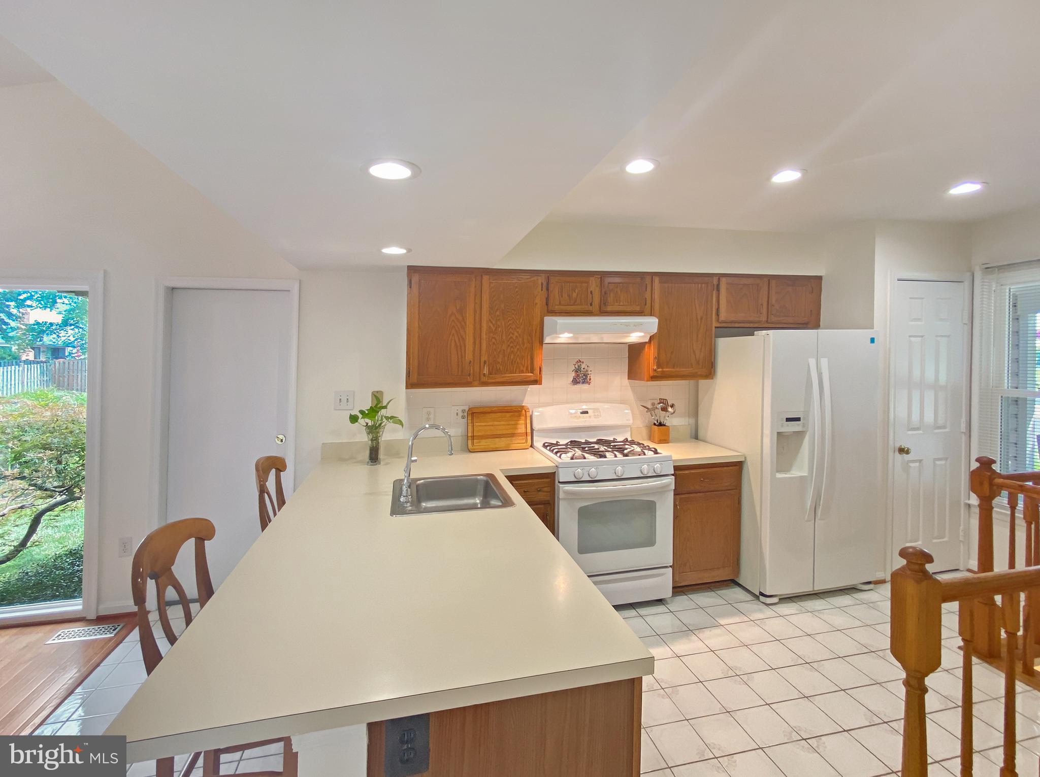 COUNTRY CLUB - Residential