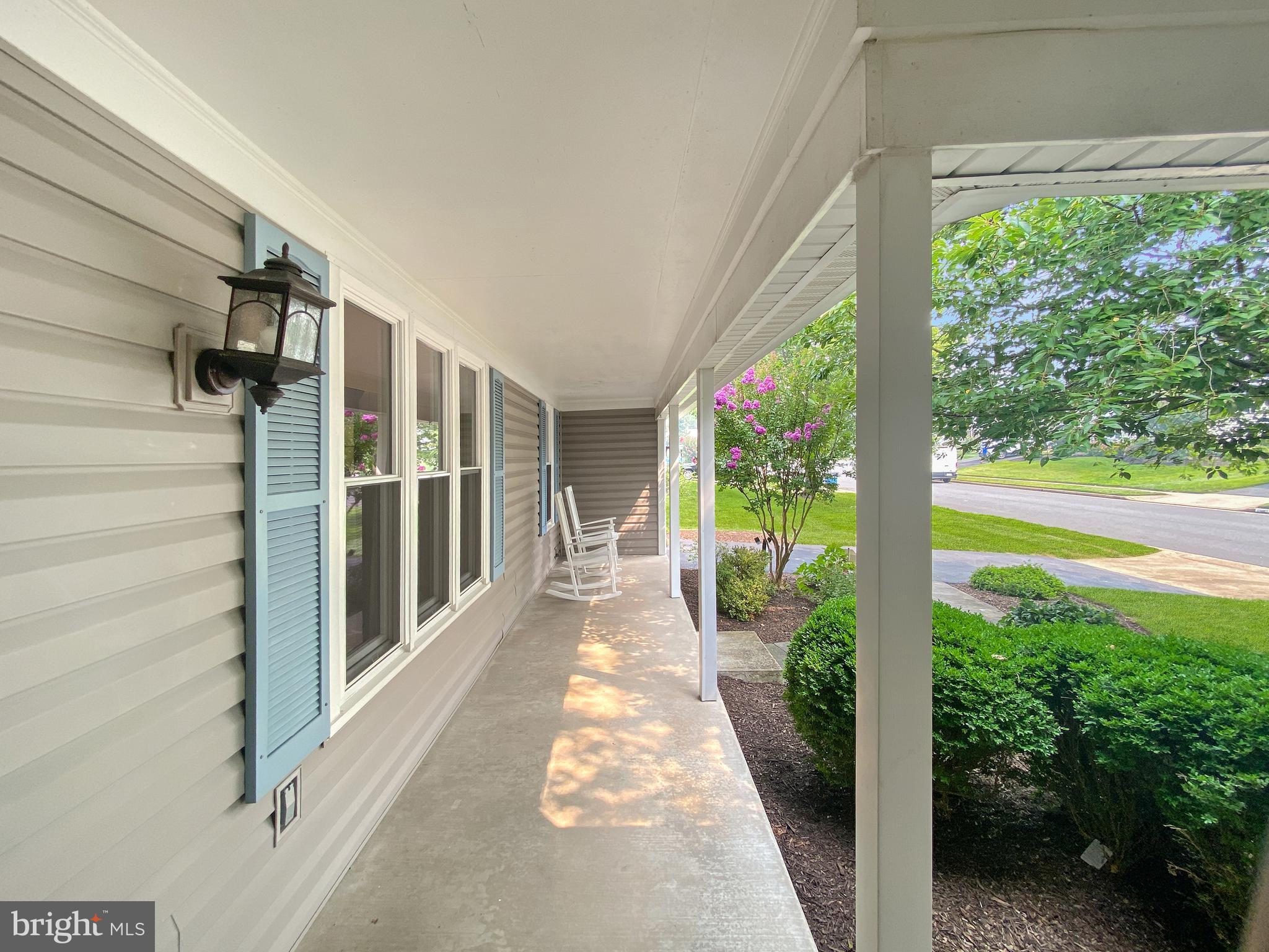 COUNTRY CLUB - Residential