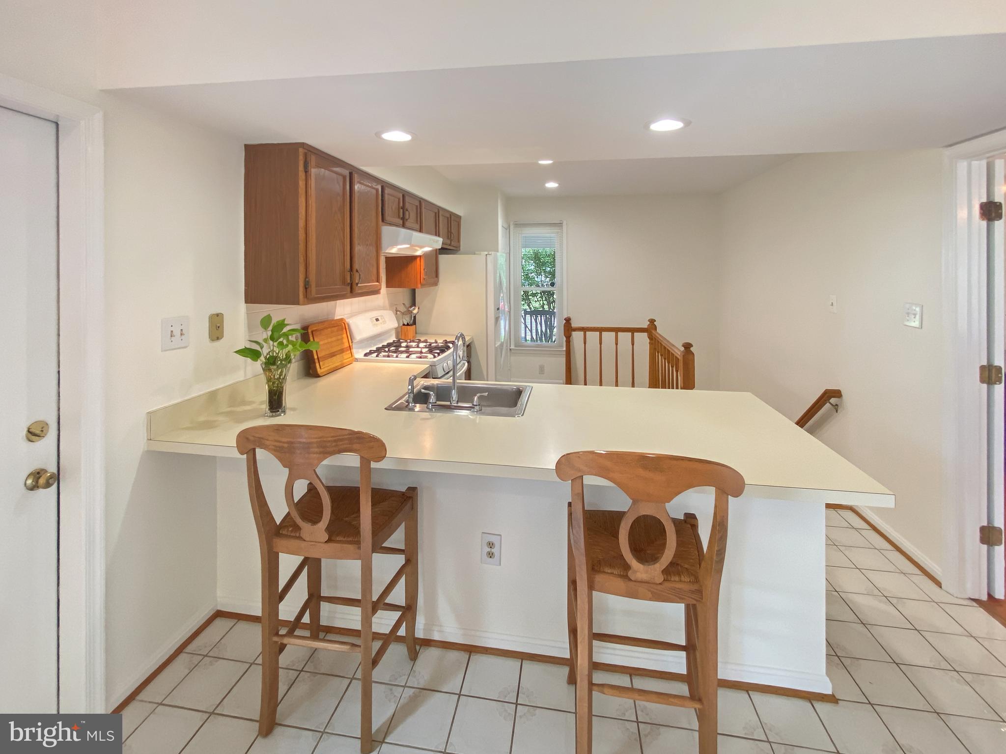 COUNTRY CLUB - Residential