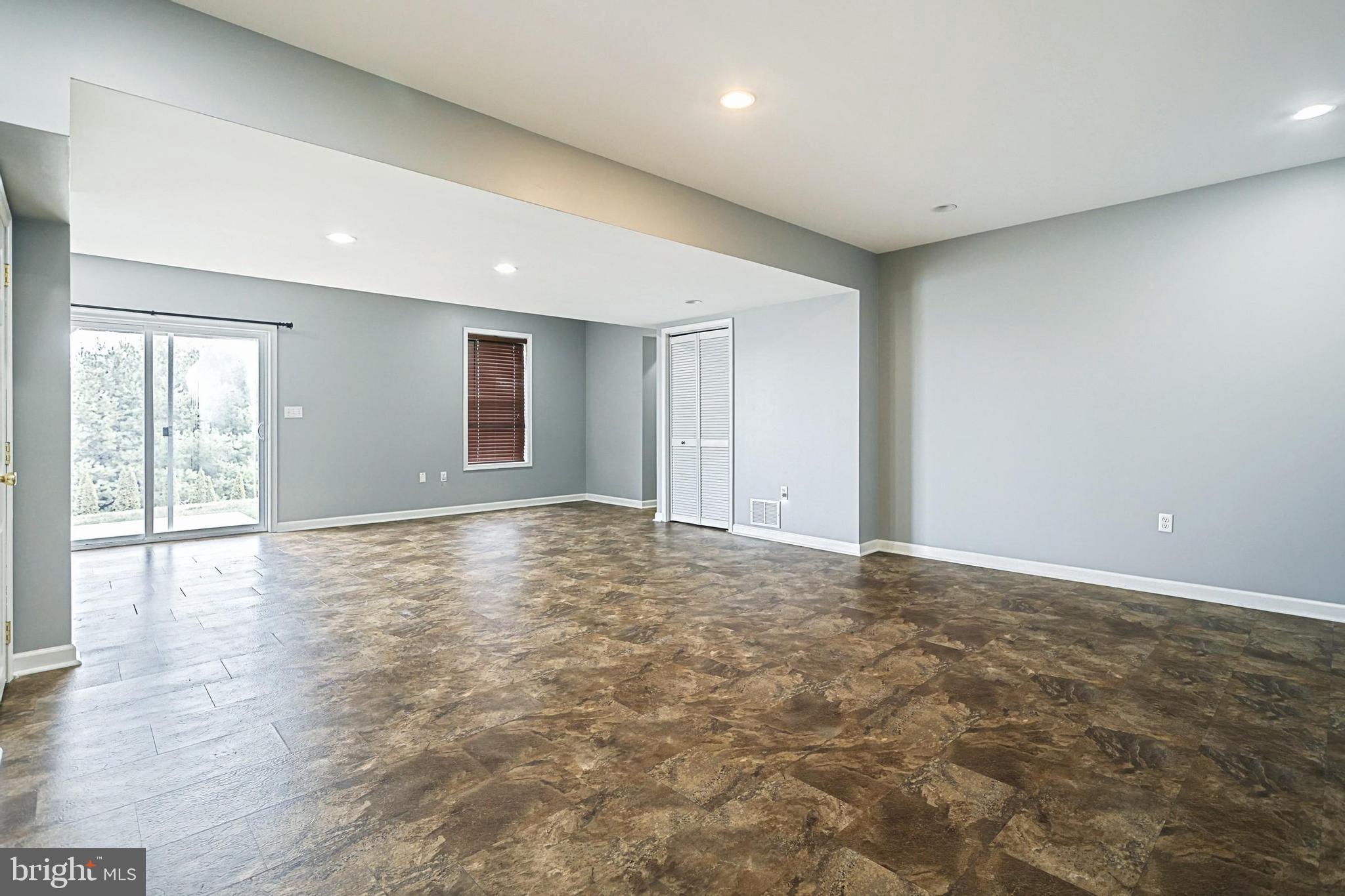 WINDSOR TWP - Residential