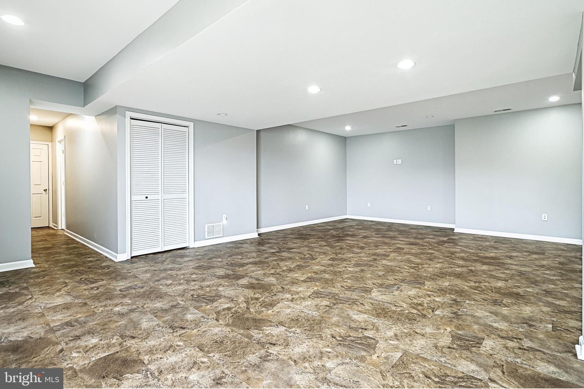 WINDSOR TWP - Residential