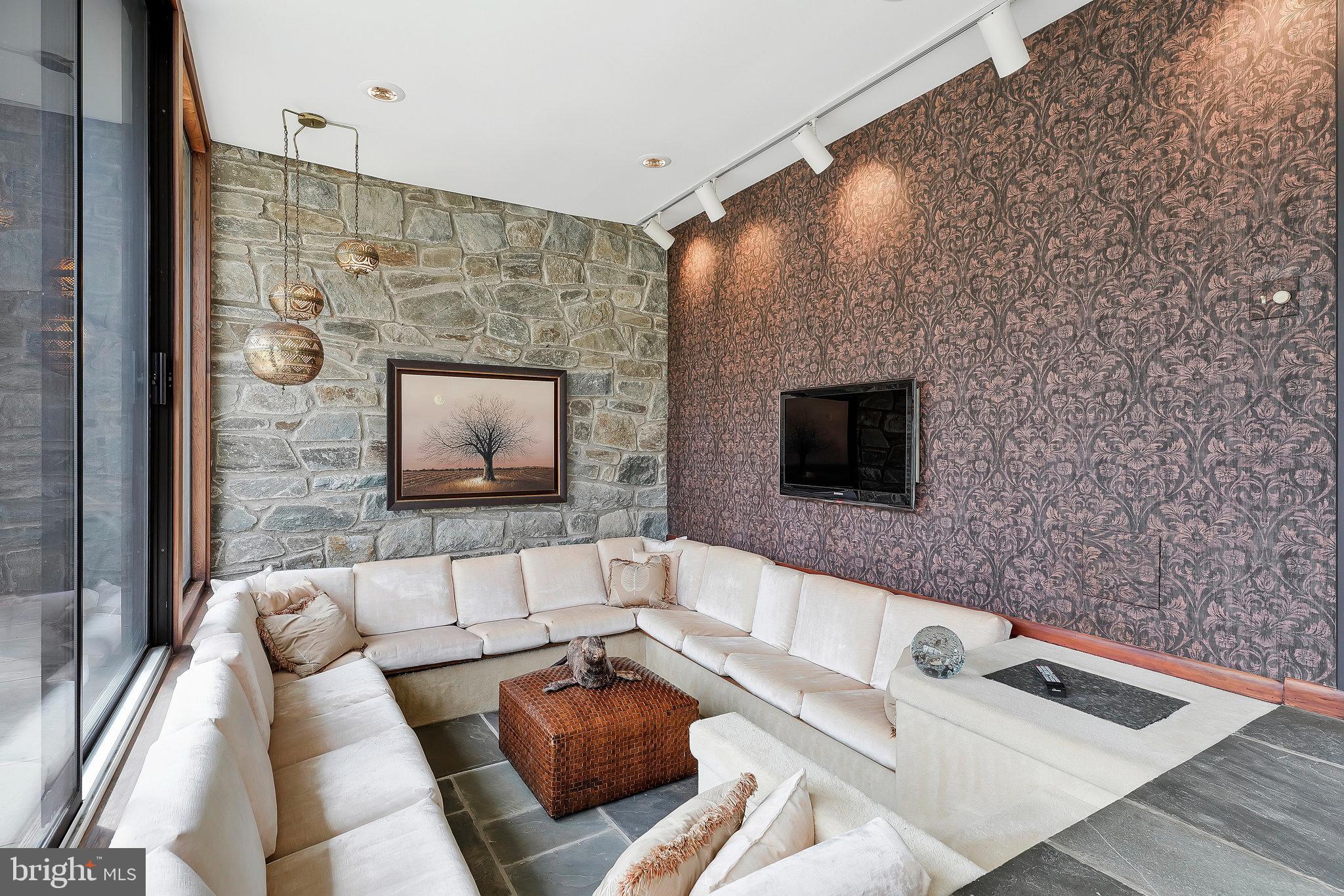 BOUNDBROOK - Residential