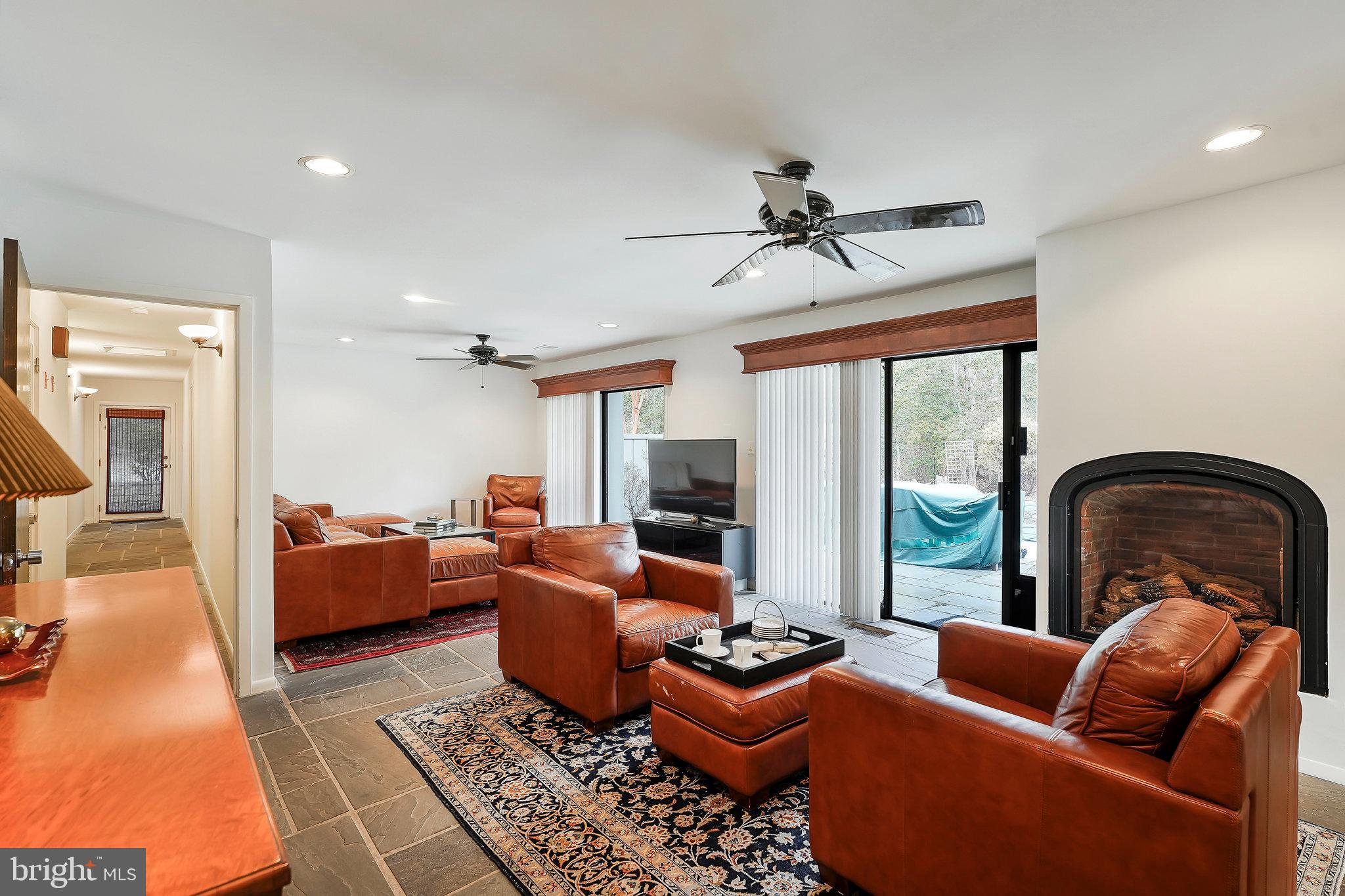 BOUNDBROOK - Residential
