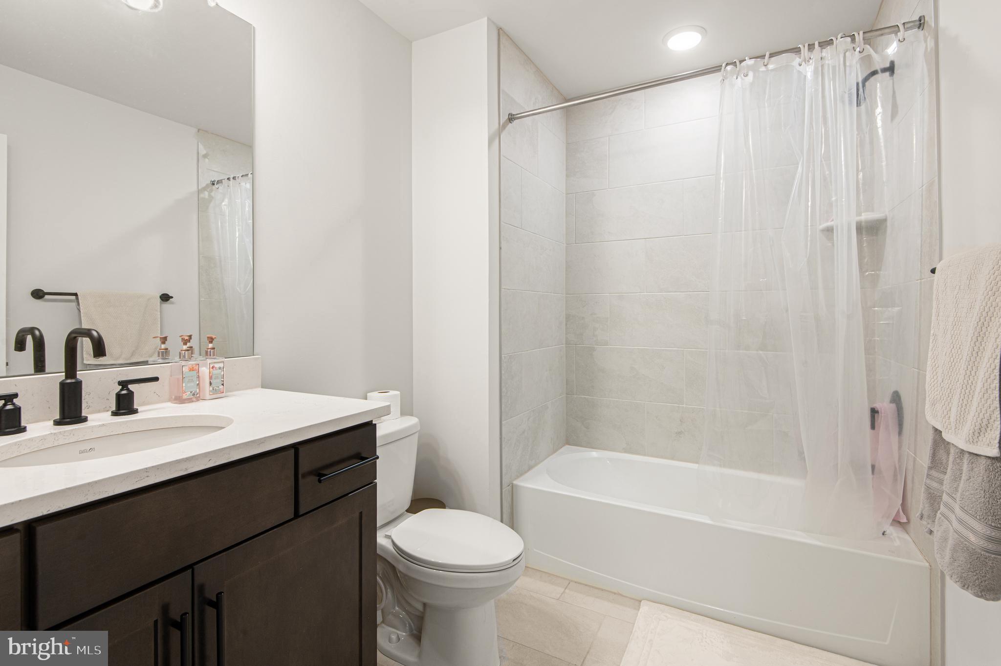DEL WEBB NORTH PENN - Residential