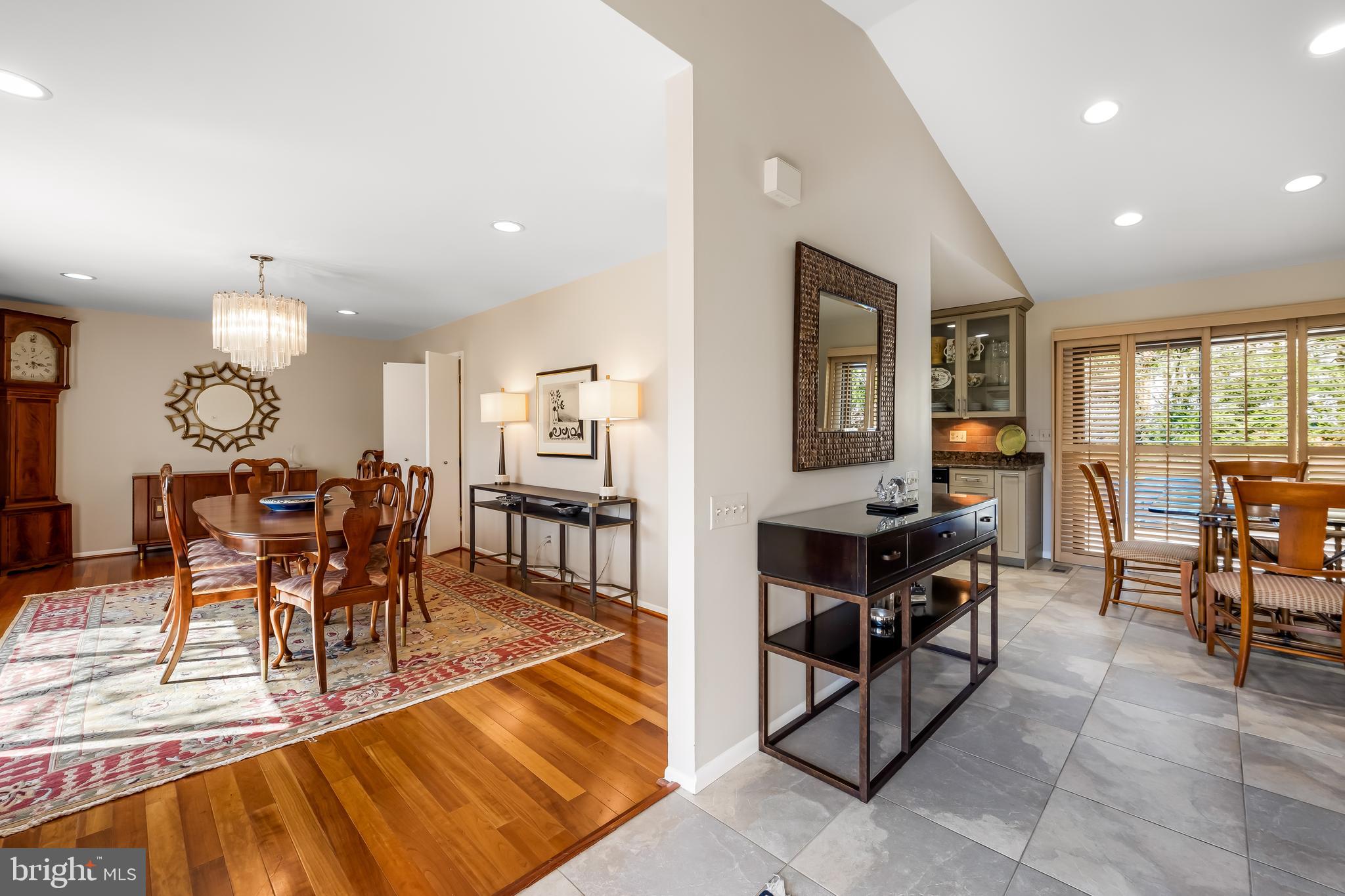 VELVET HILLS - Residential