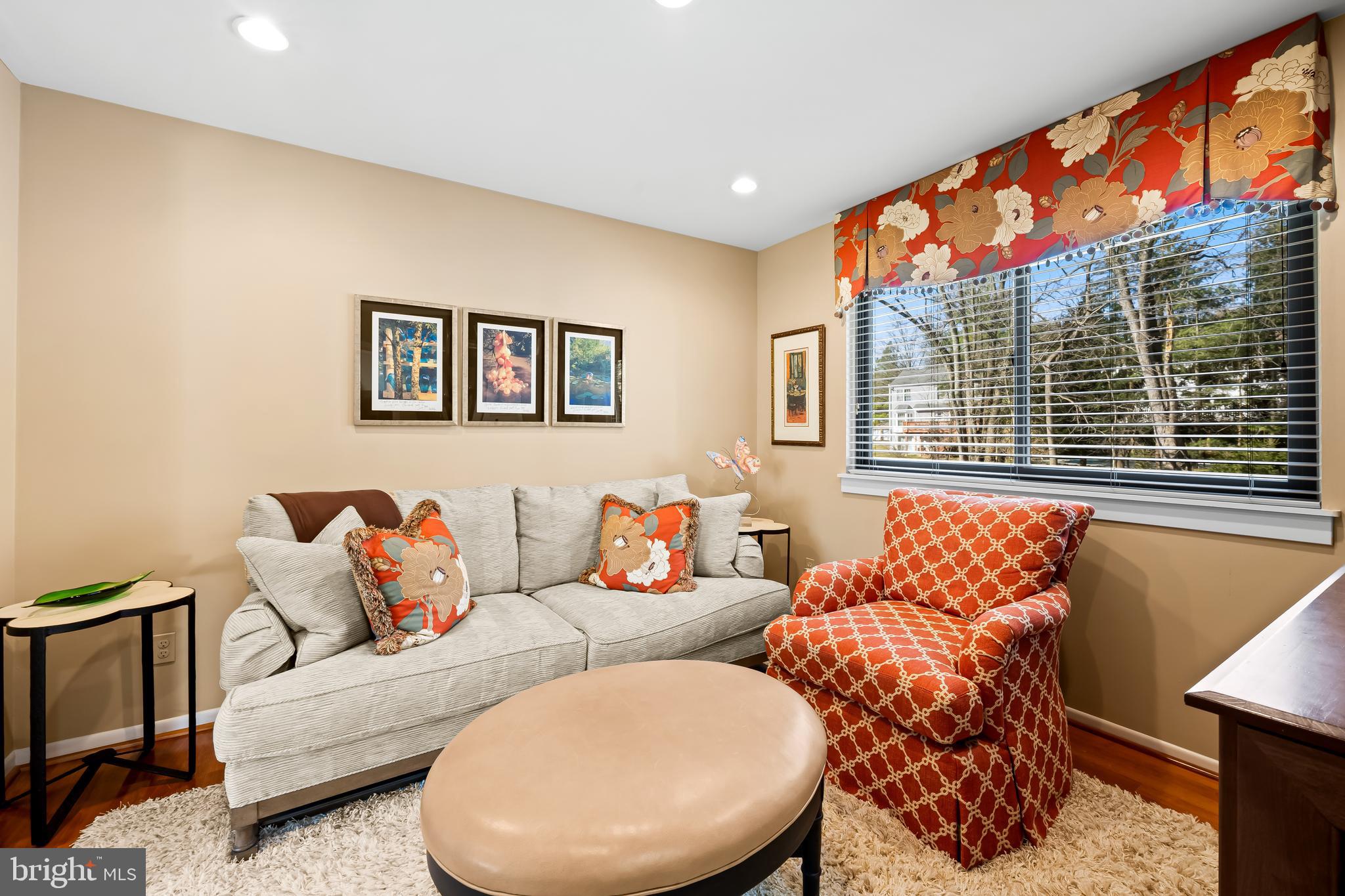 VELVET HILLS - Residential