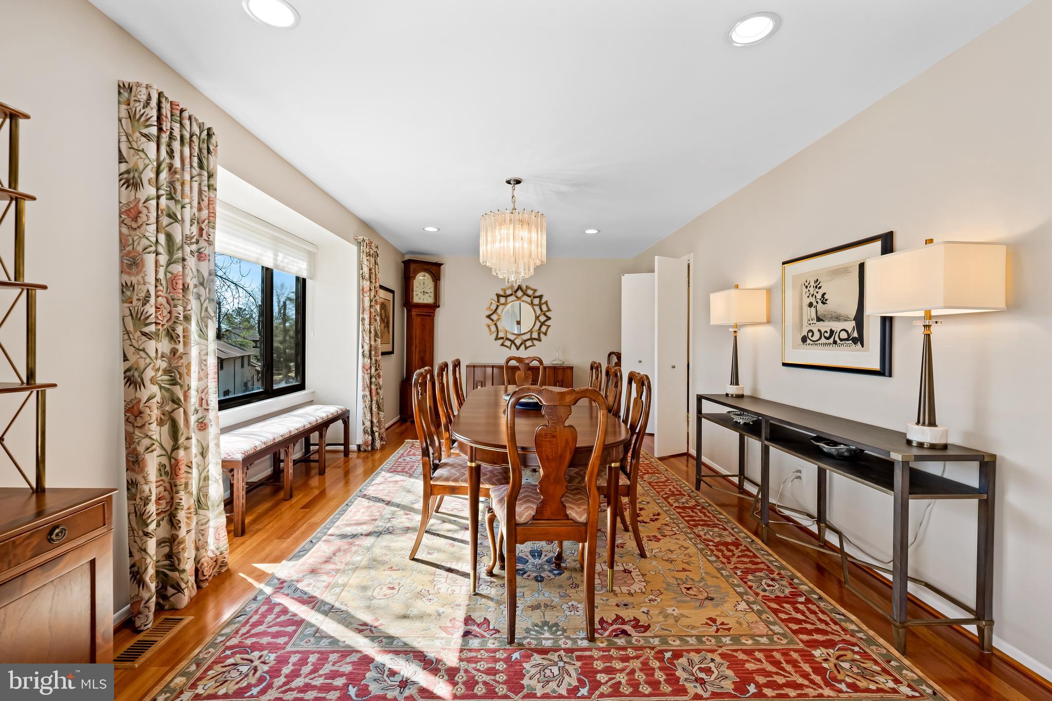VELVET HILLS - Residential