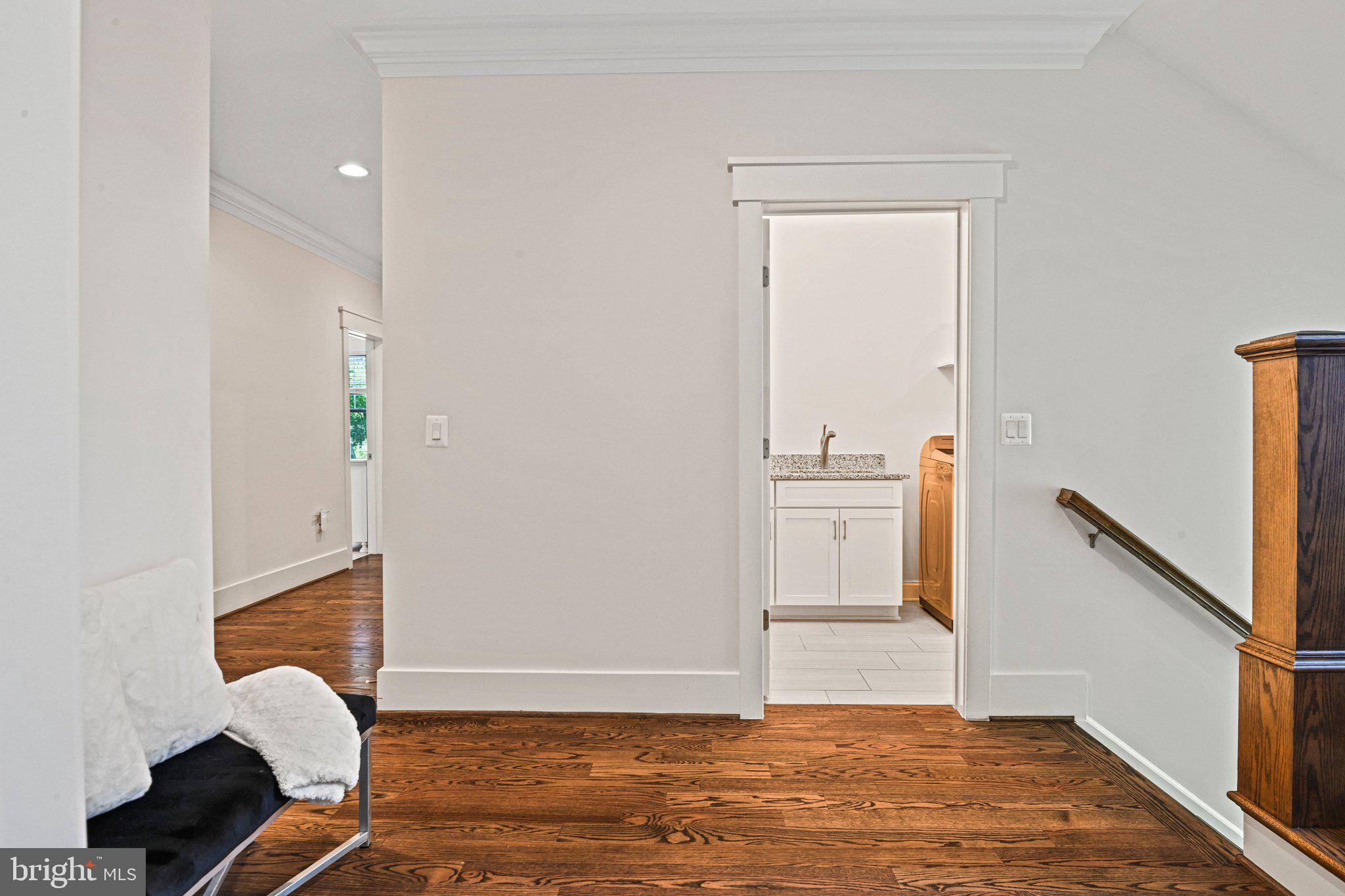 VIENNA WOODS - Residential