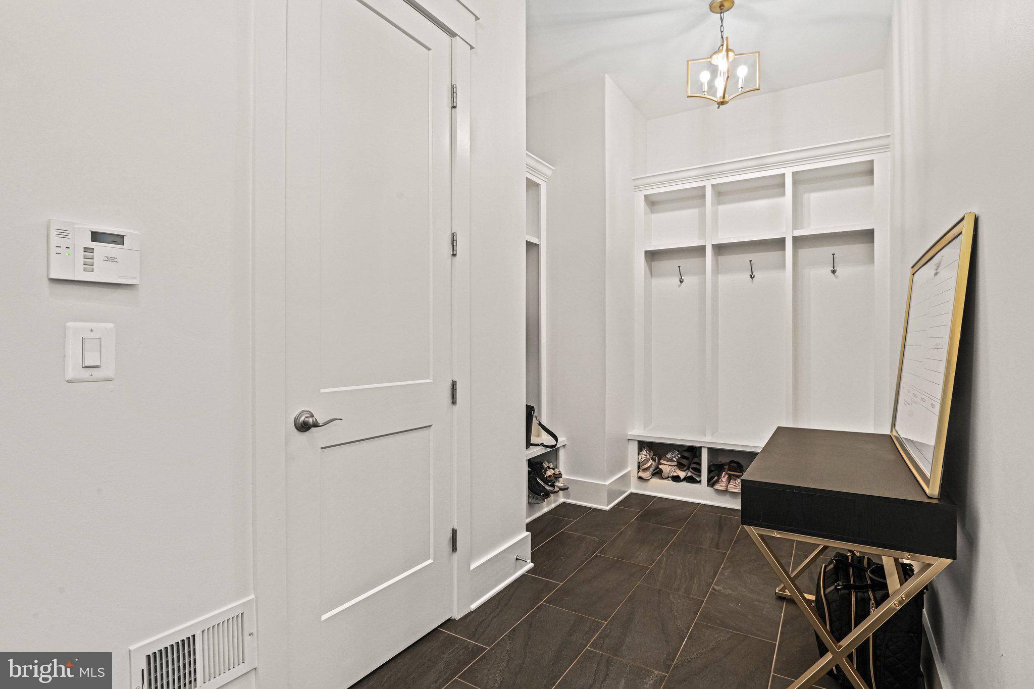 VIENNA WOODS - Residential