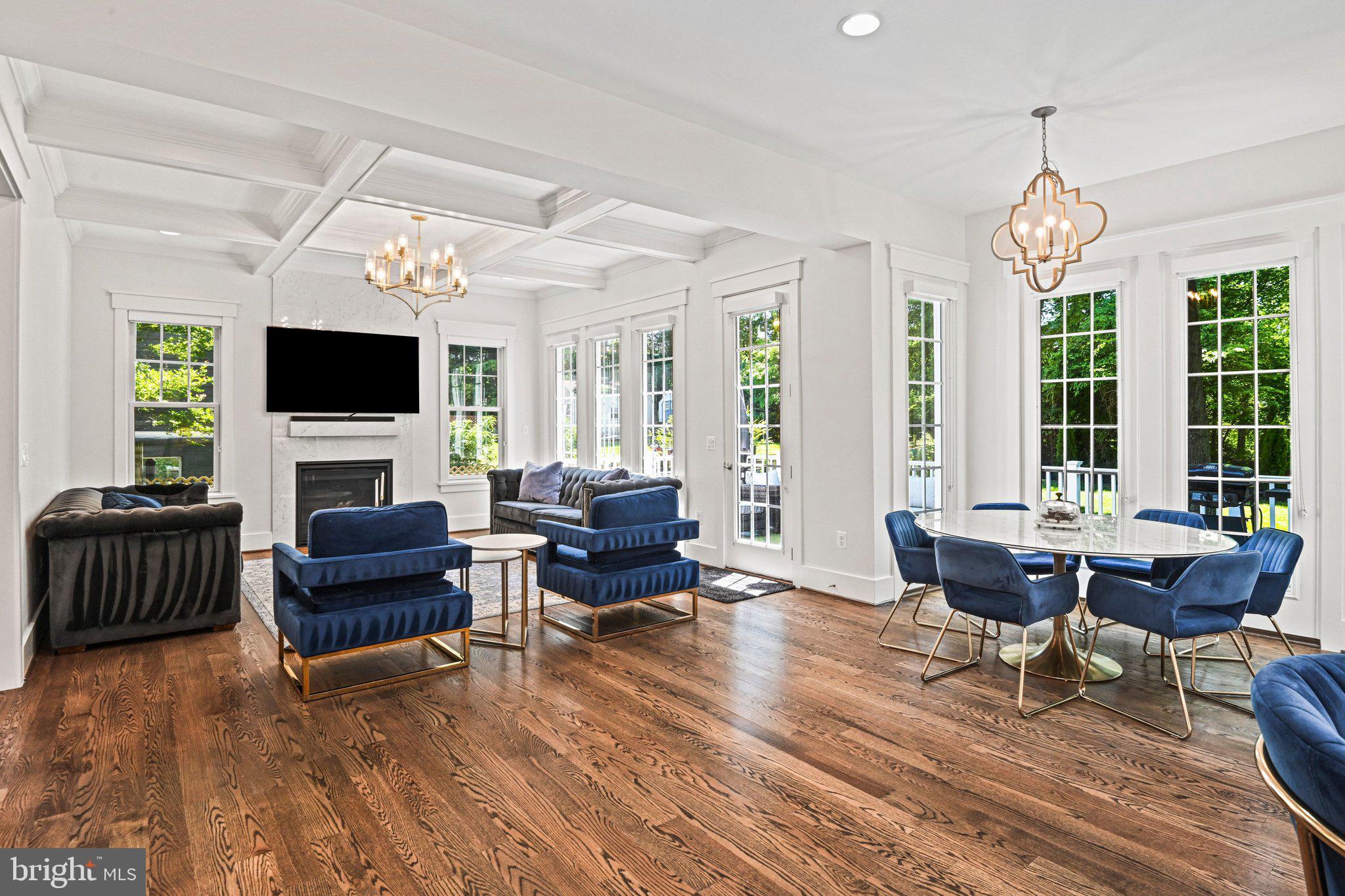 VIENNA WOODS - Residential