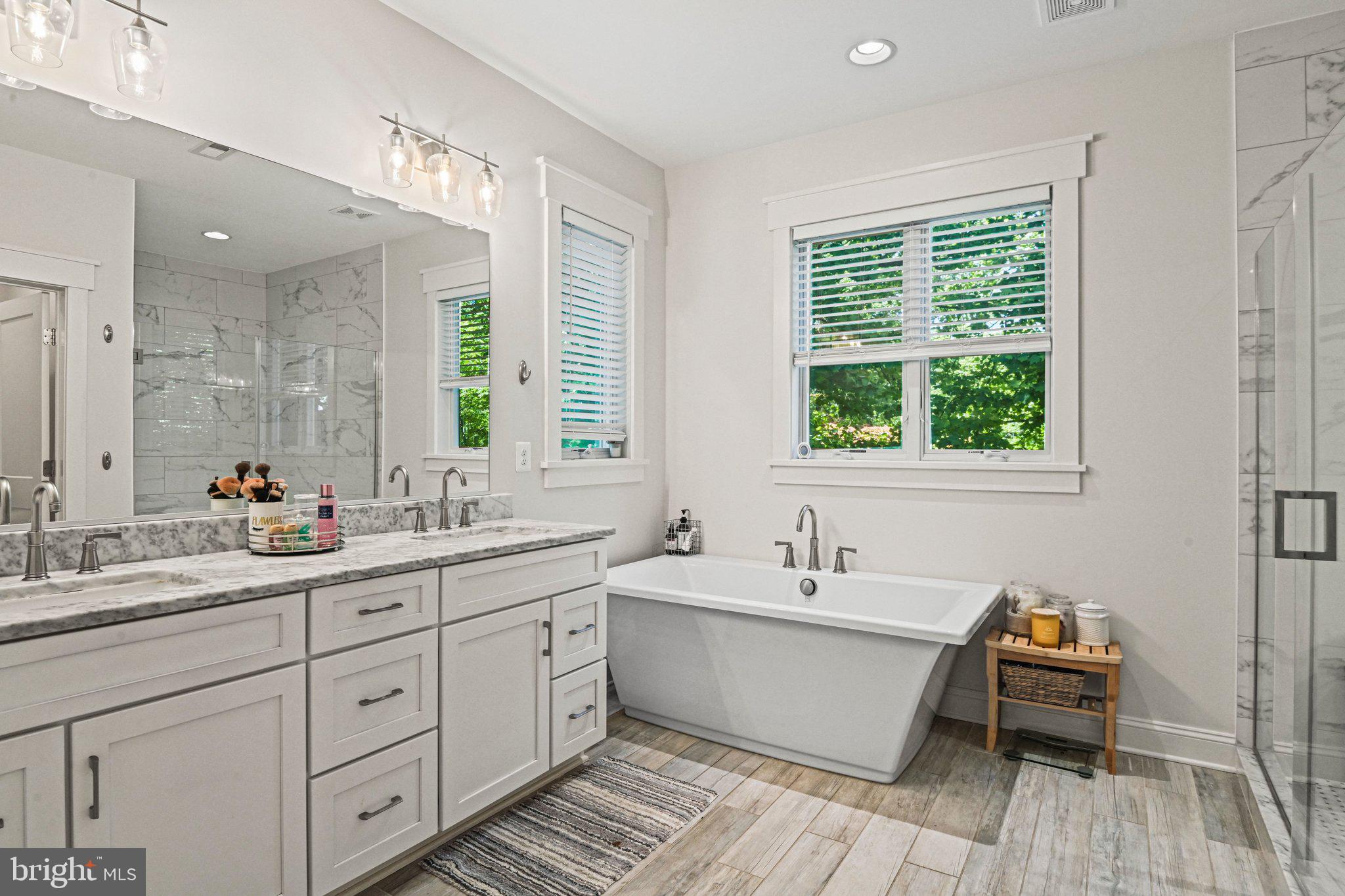 VIENNA WOODS - Residential