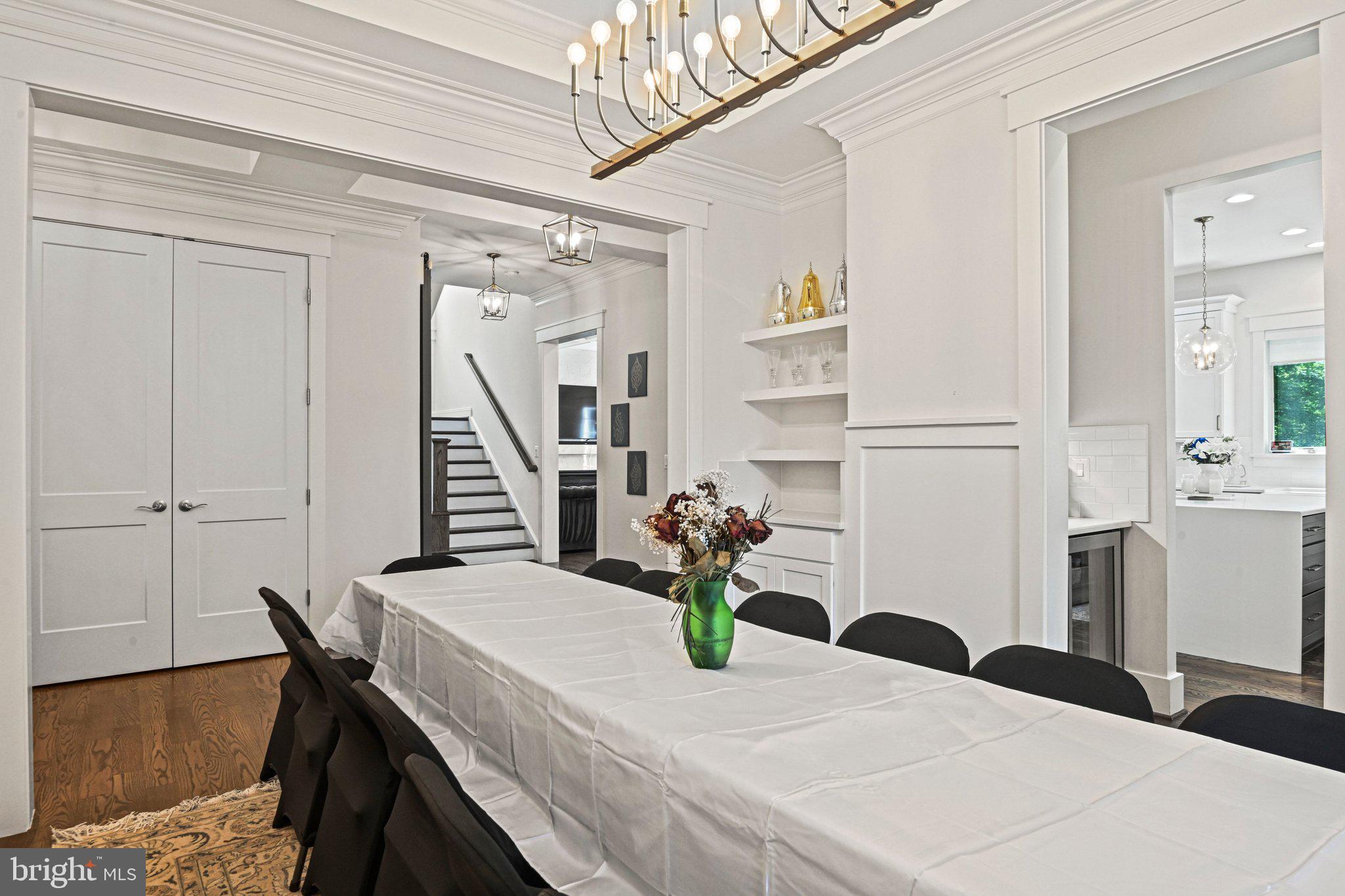 VIENNA WOODS - Residential