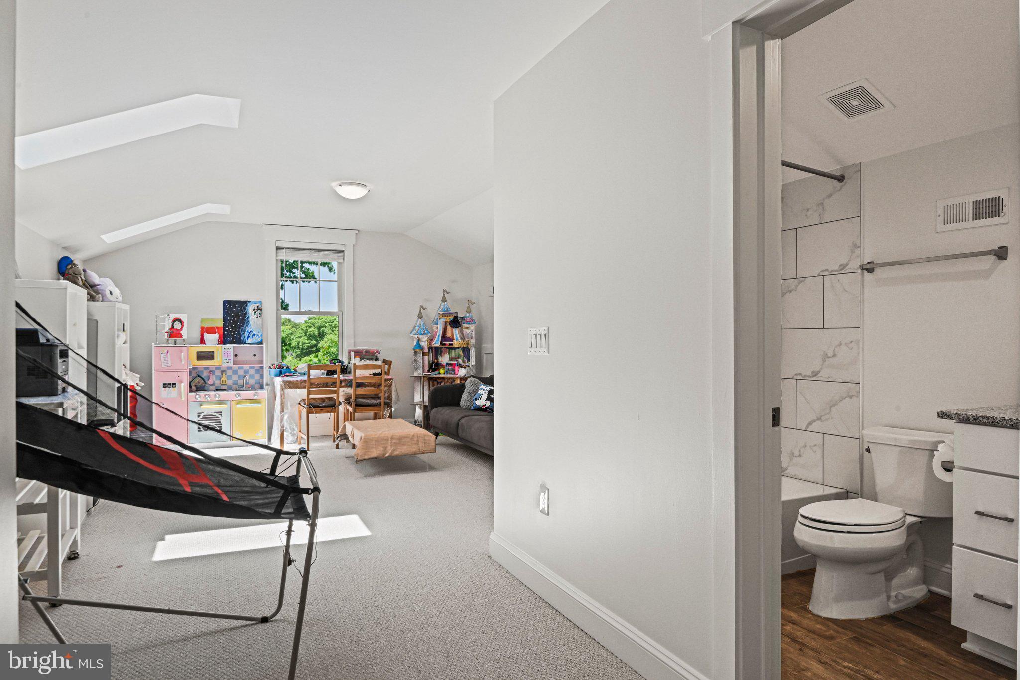 VIENNA WOODS - Residential