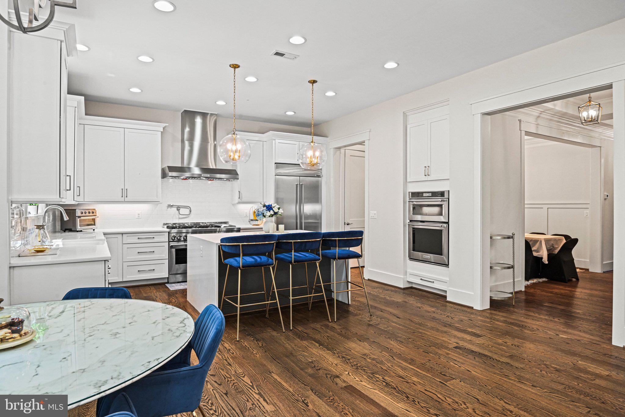 VIENNA WOODS - Residential