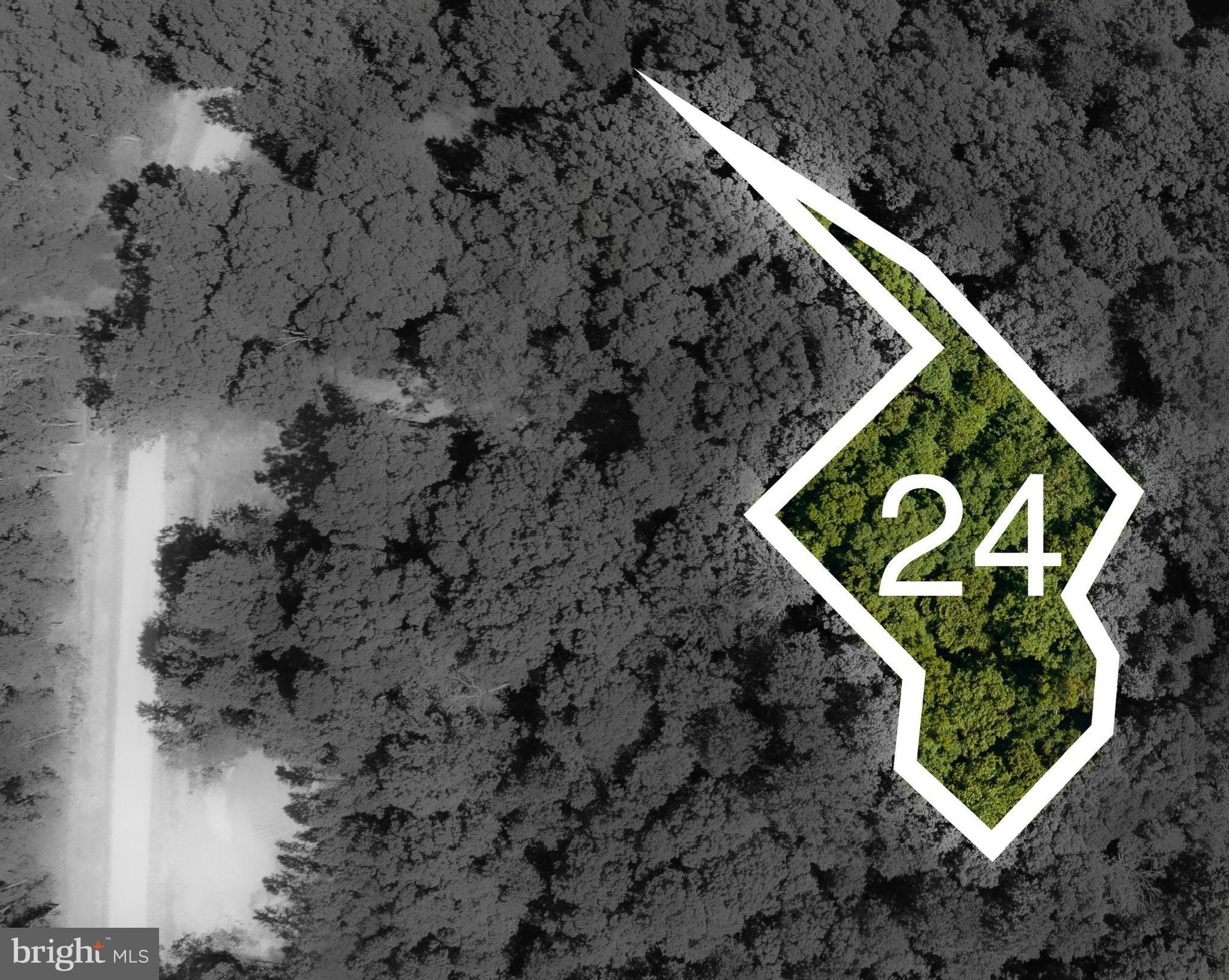 Price Reduction!  Only 5 lots left!  Breton Knolls is a 24 lot subdivision in Leonardtown of 1-7.5 acre lots.  HOA of $300 annually with a $500 initial capital contribution
