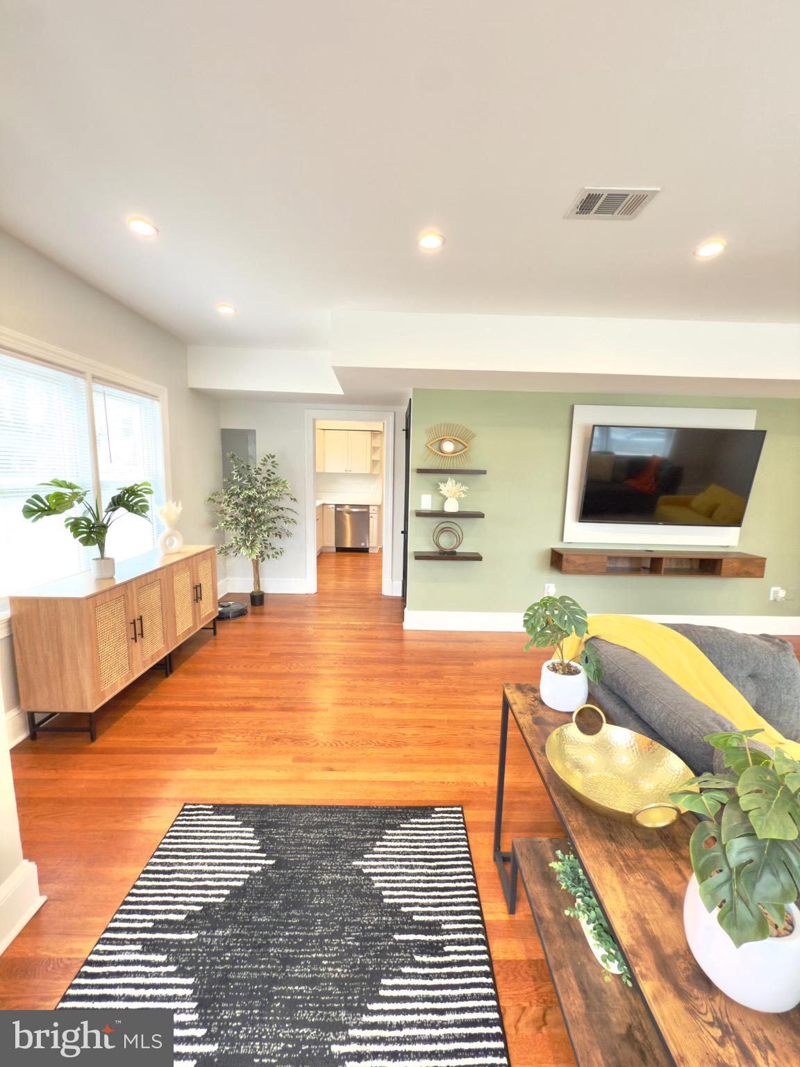 MAYFIELD - Residential
