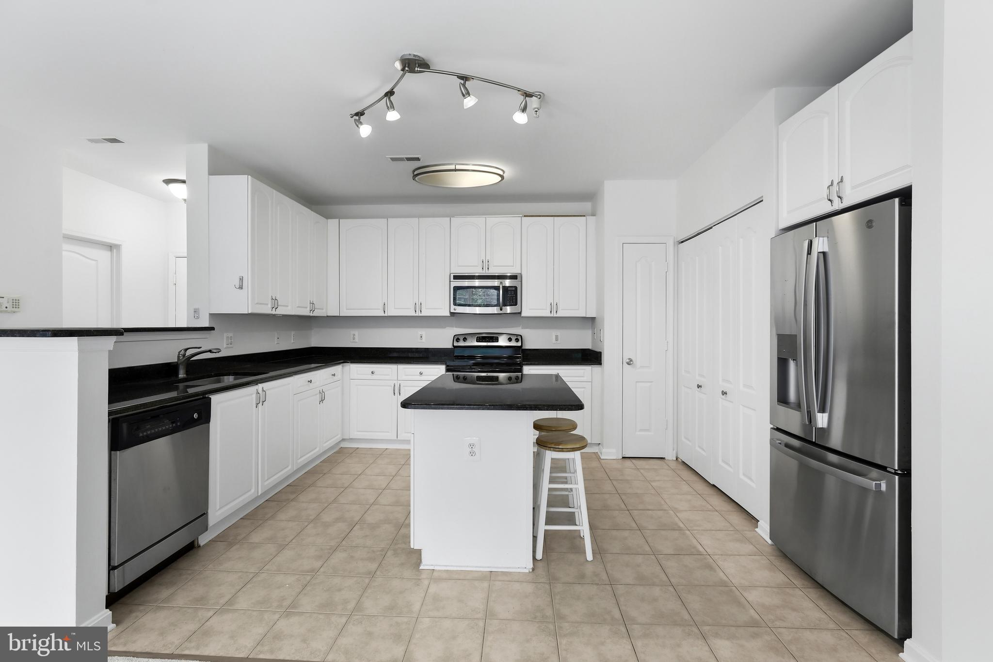 HIGH VIEW AT HUNT VALLEY - Residential