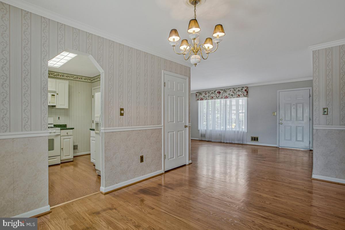 KINSLOUCH FARMS - Residential