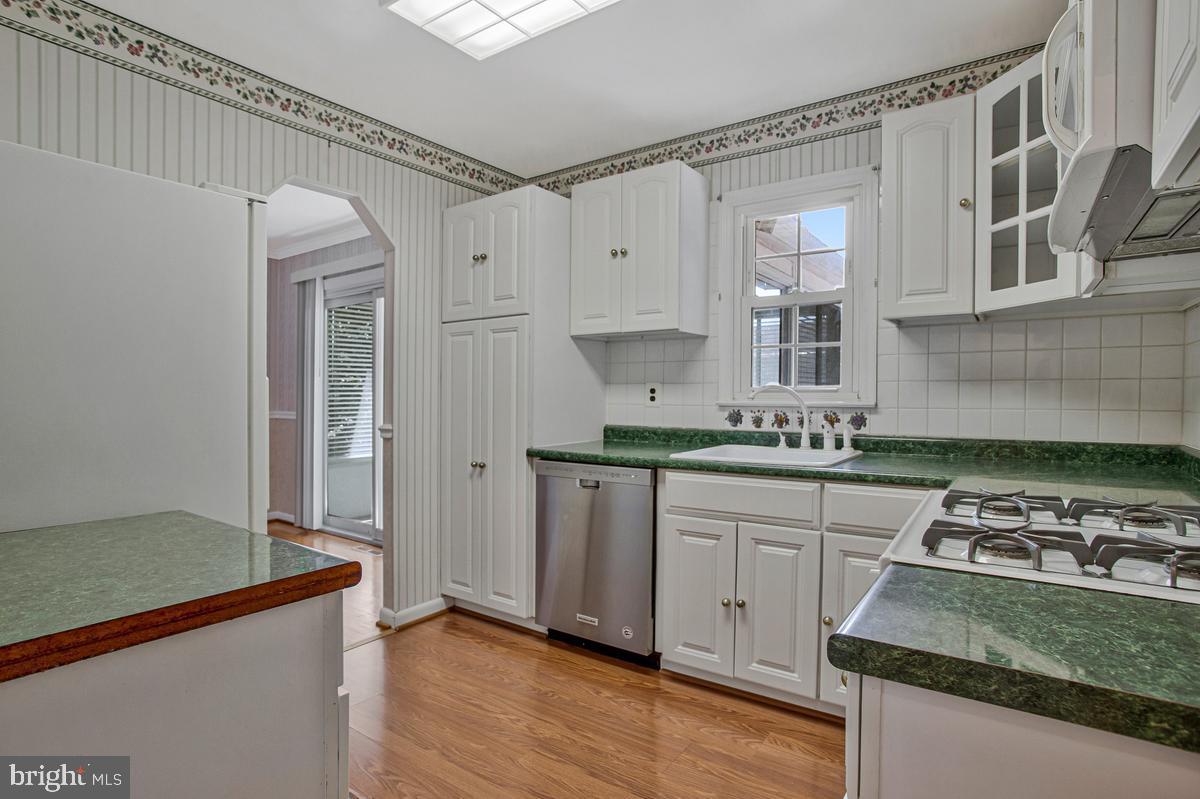 KINSLOUCH FARMS - Residential