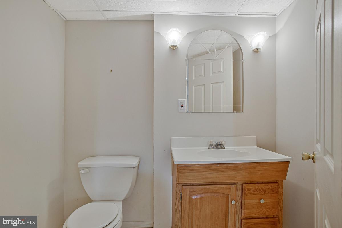 KINSLOUCH FARMS - Residential