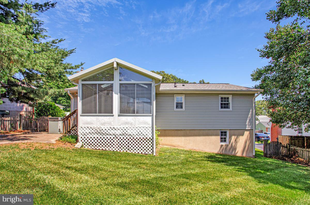 KINSLOUCH FARMS - Residential