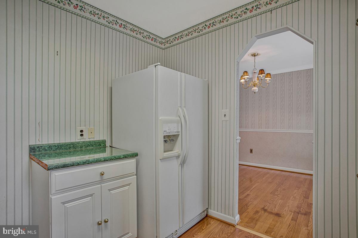 KINSLOUCH FARMS - Residential