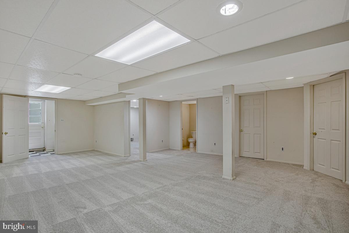 KINSLOUCH FARMS - Residential