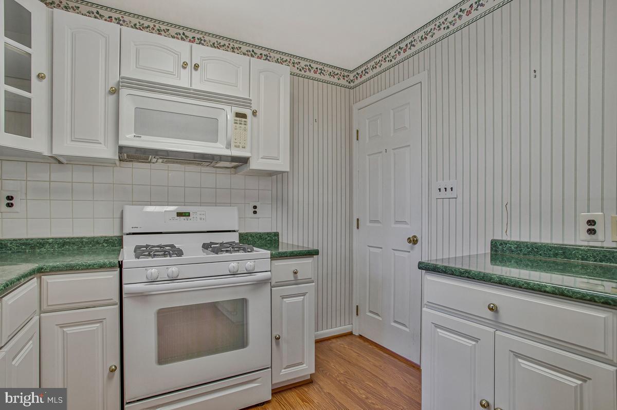 KINSLOUCH FARMS - Residential