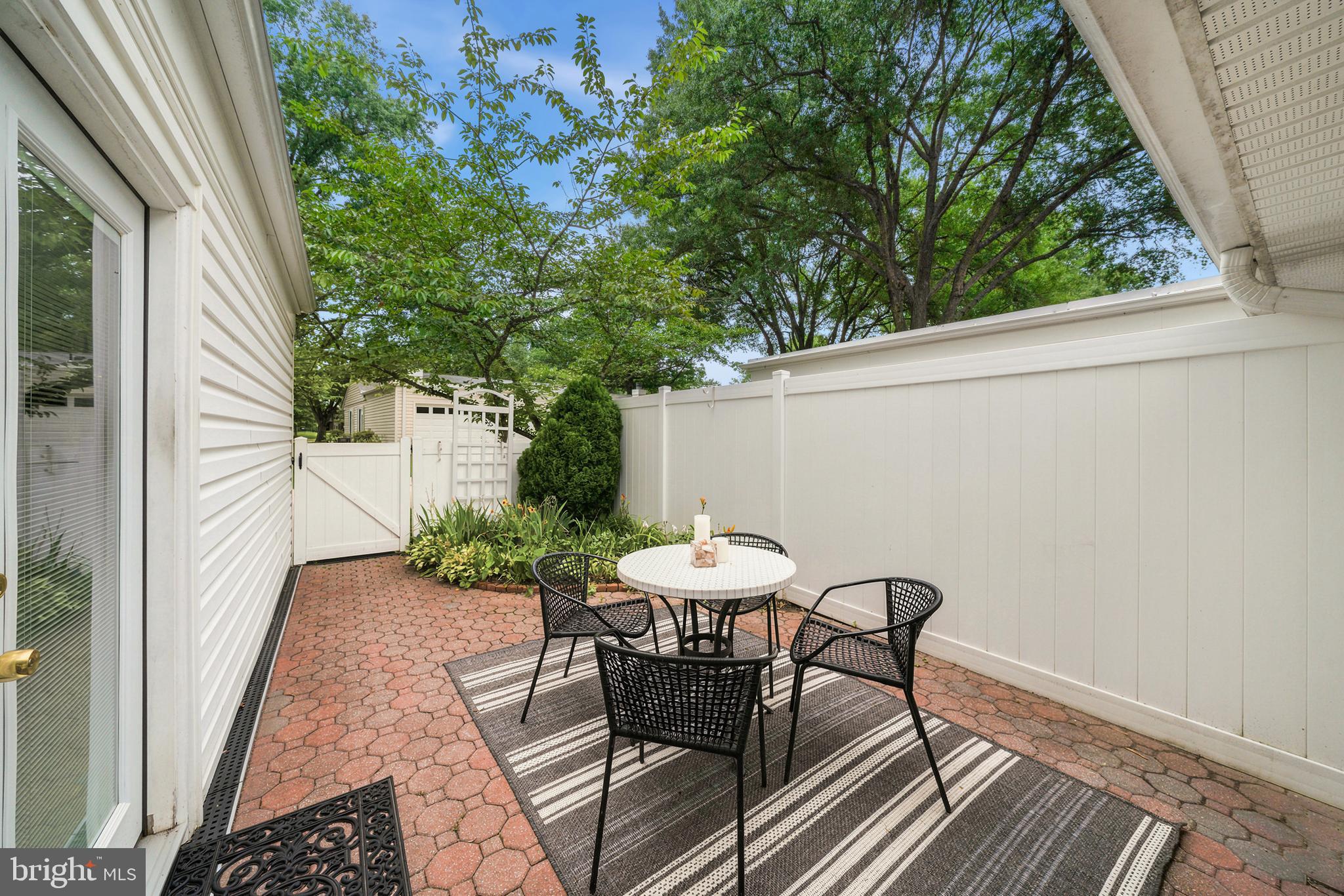 LEISURE WORLD - Residential