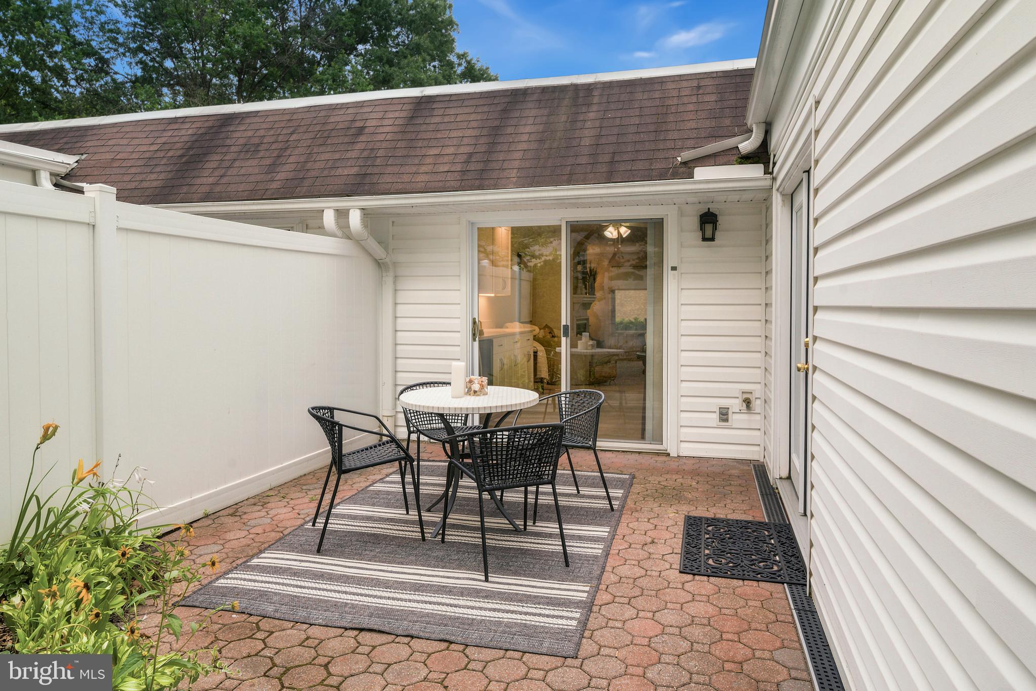 LEISURE WORLD - Residential