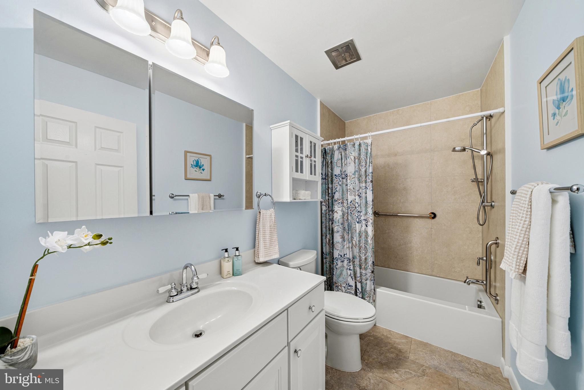 LEISURE WORLD - Residential