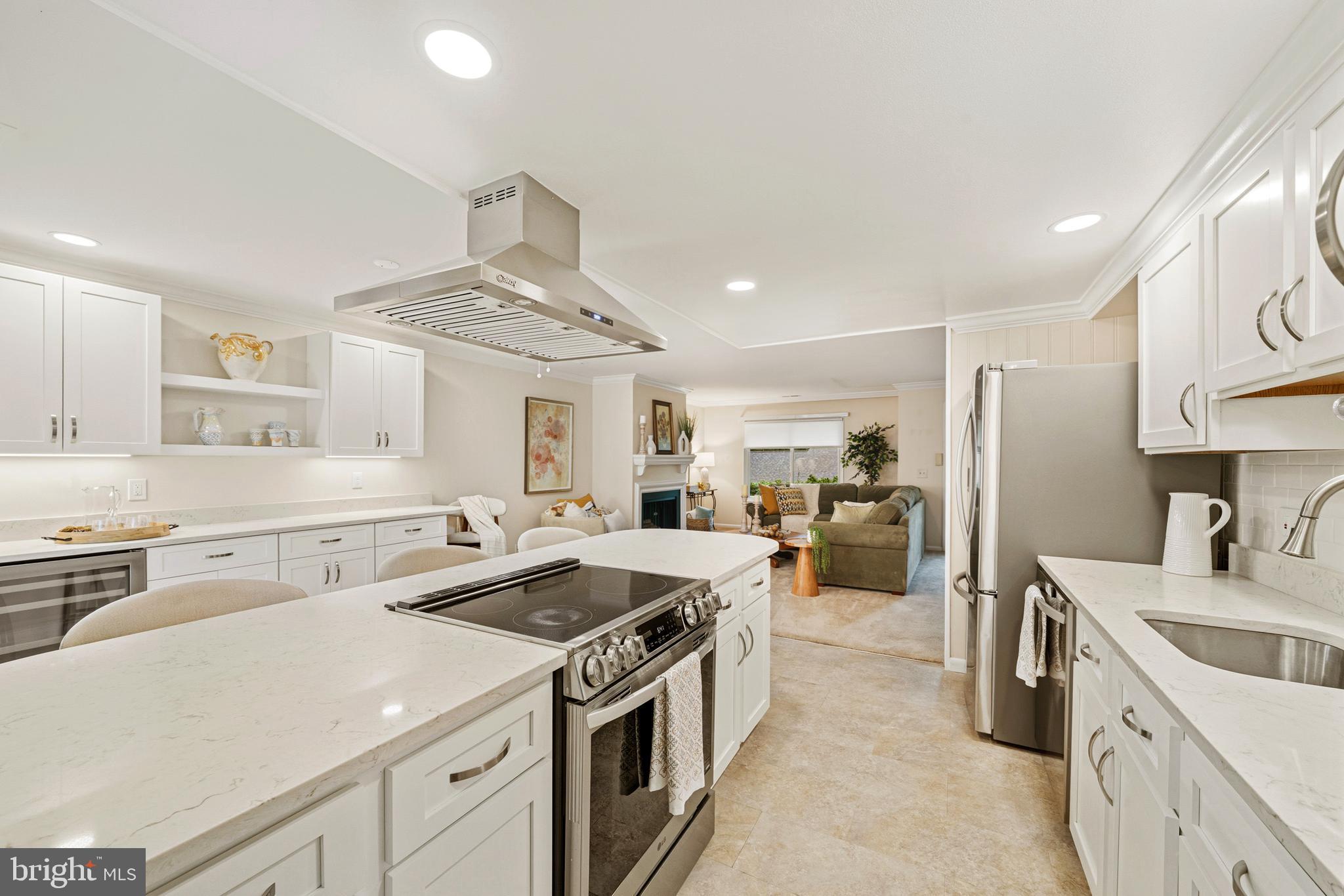LEISURE WORLD - Residential
