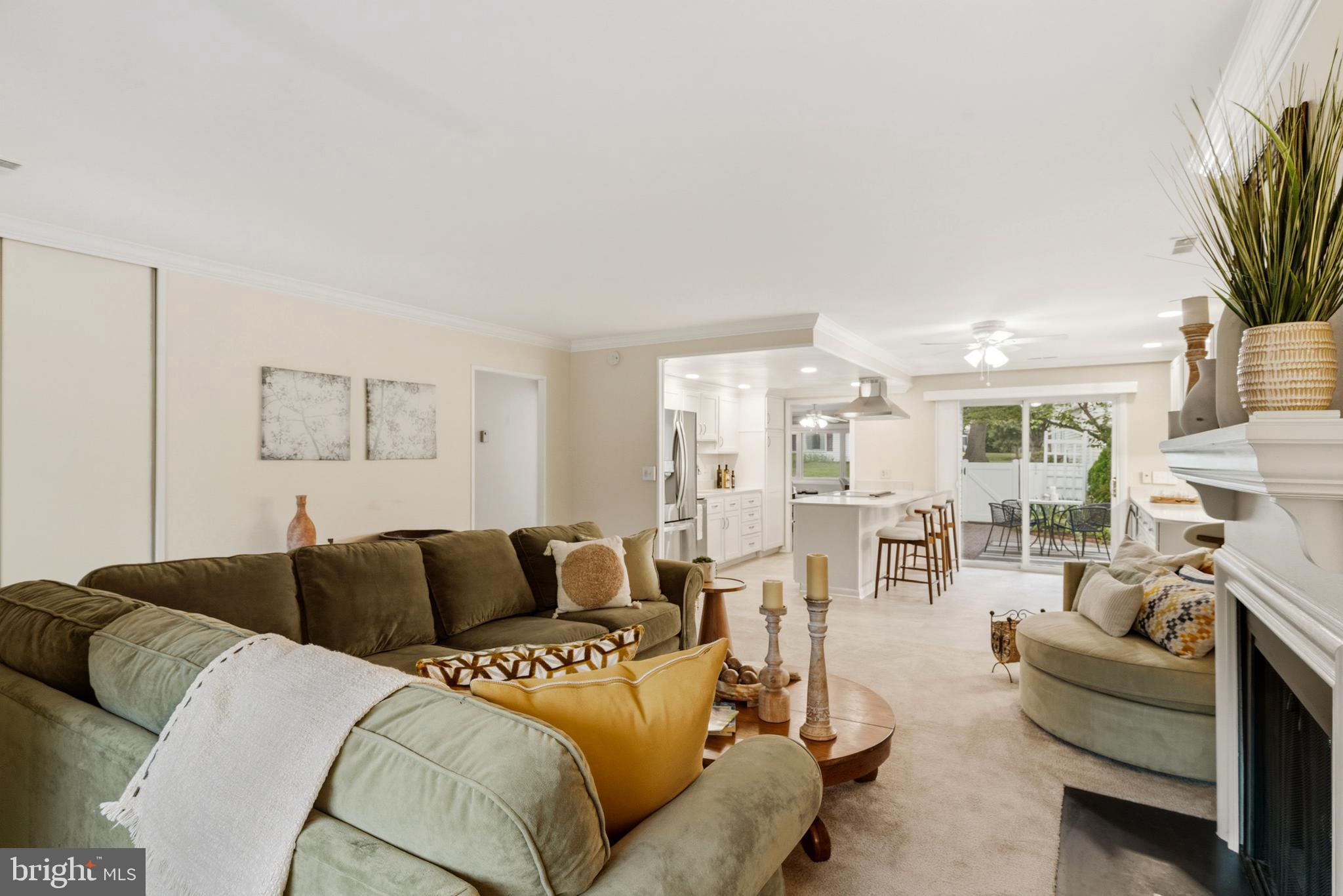 LEISURE WORLD - Residential
