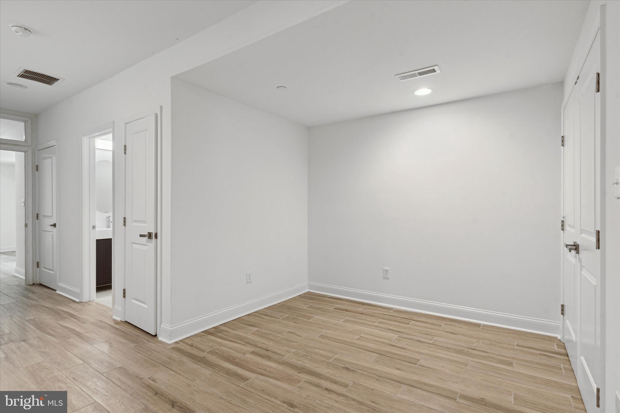OLDE KENSINGTON - Residential
