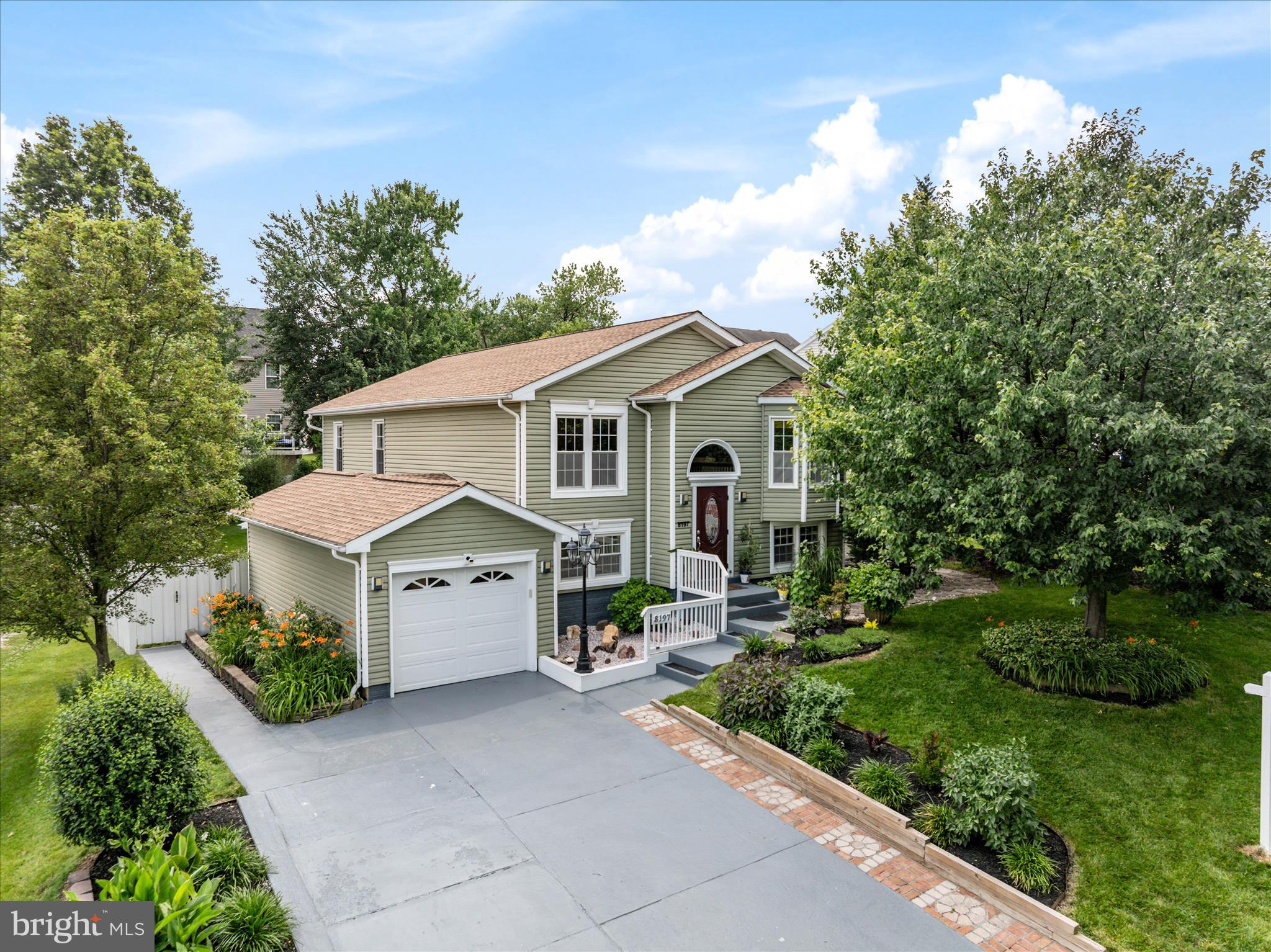 THE CEDARS - Residential