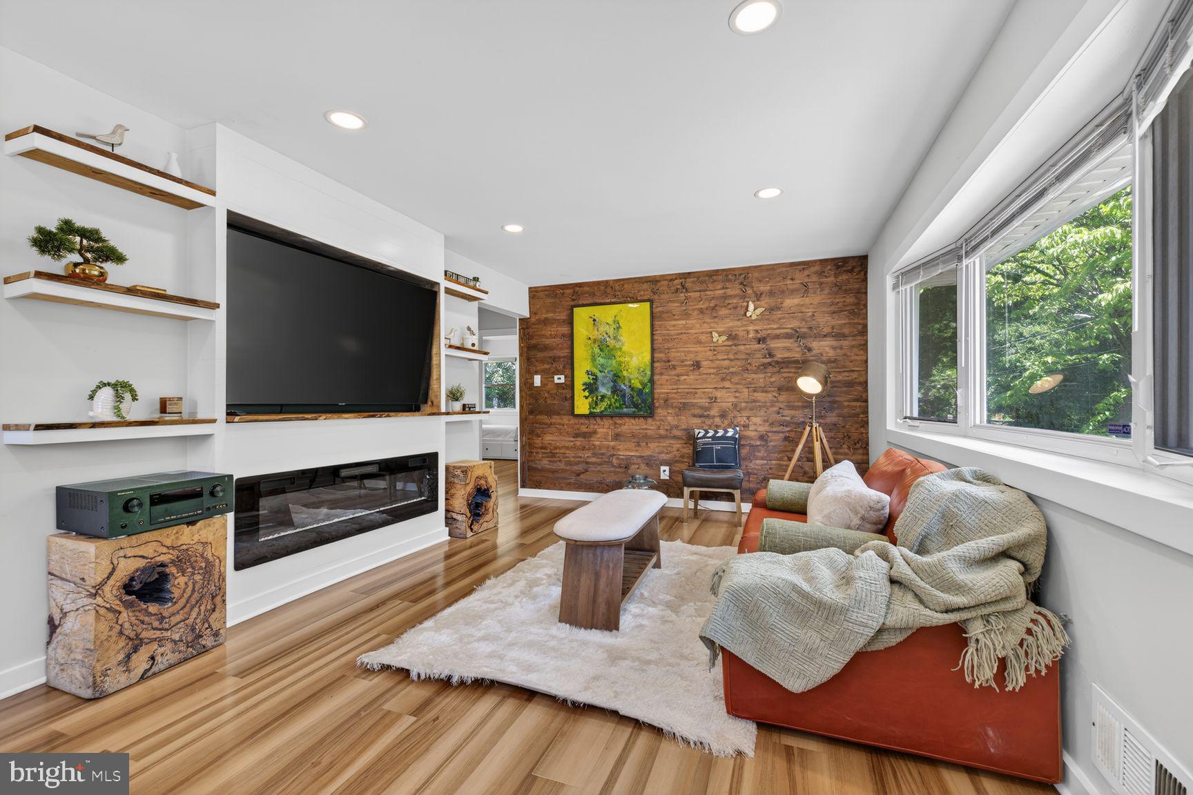 SILVER ROCK - Residential