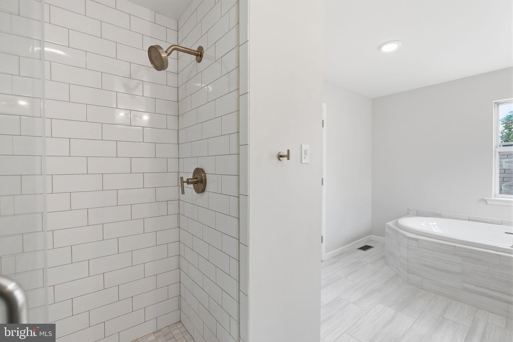 LANDIS GREENE - Residential