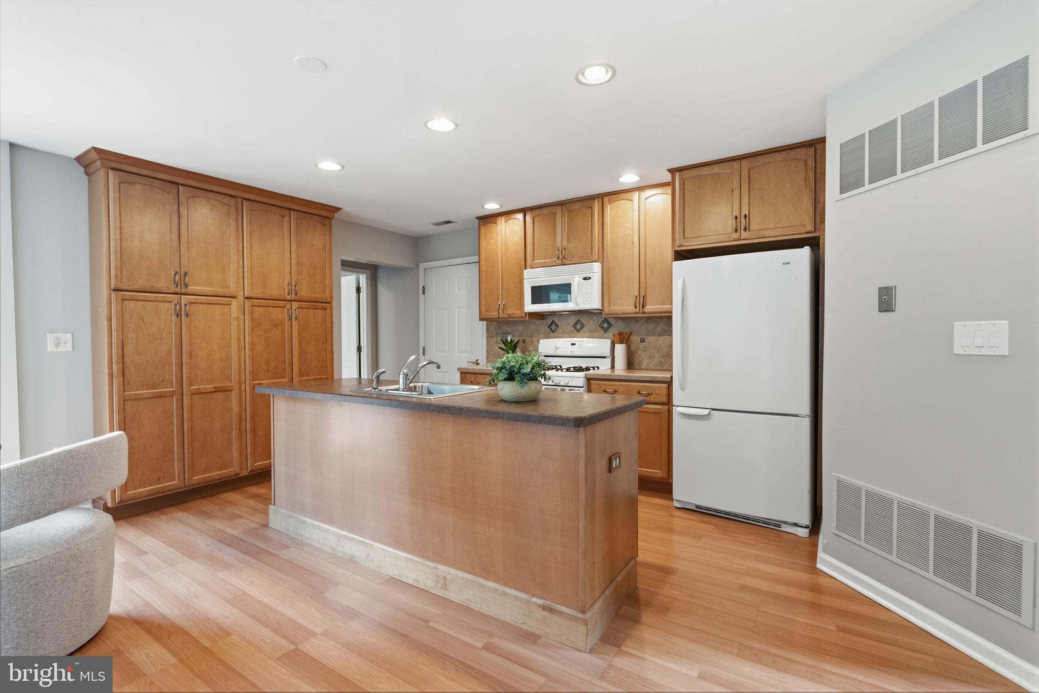 LANDIS GREENE - Residential